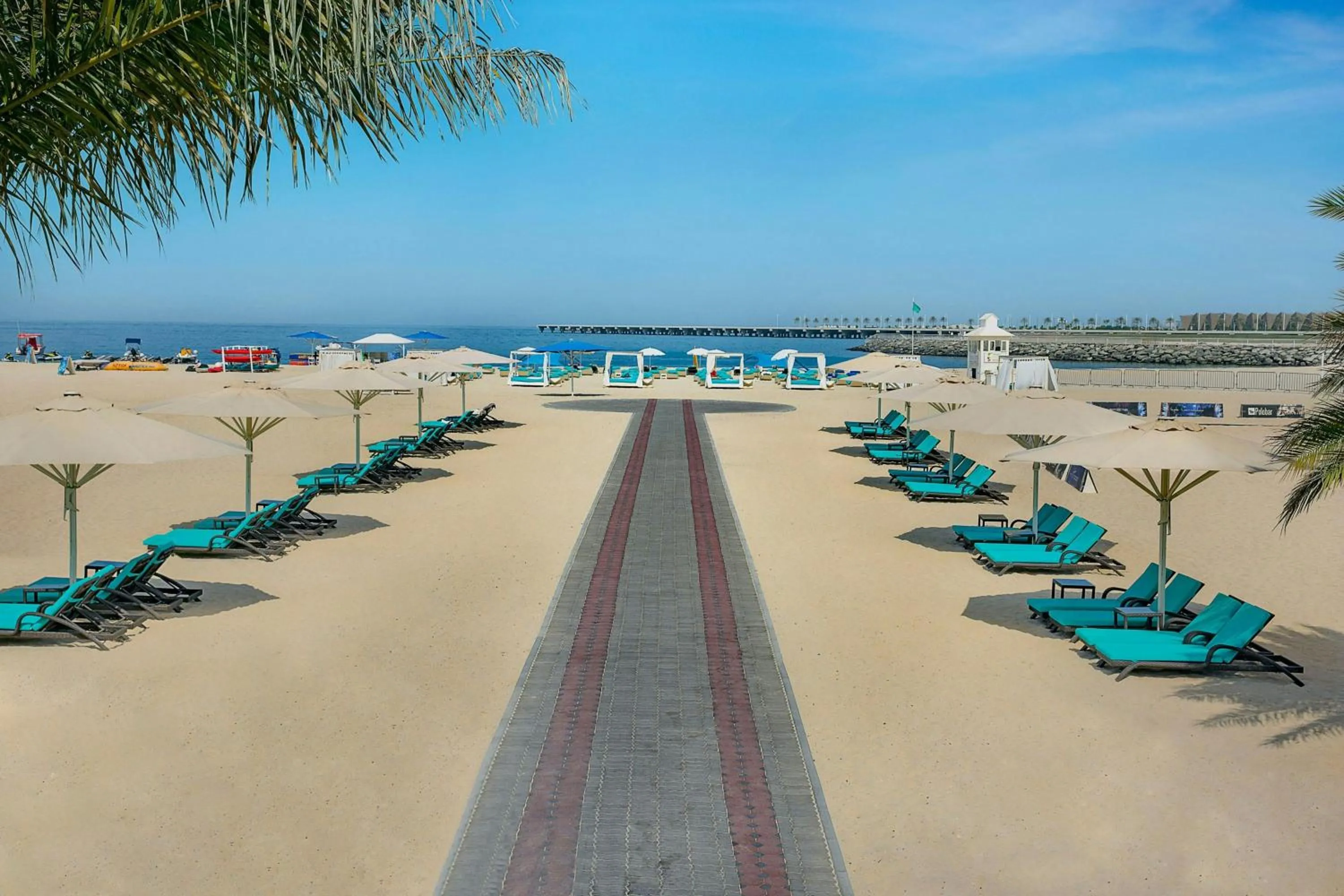 Beach in Al Habtoor Grand Resort, Autograph Collection