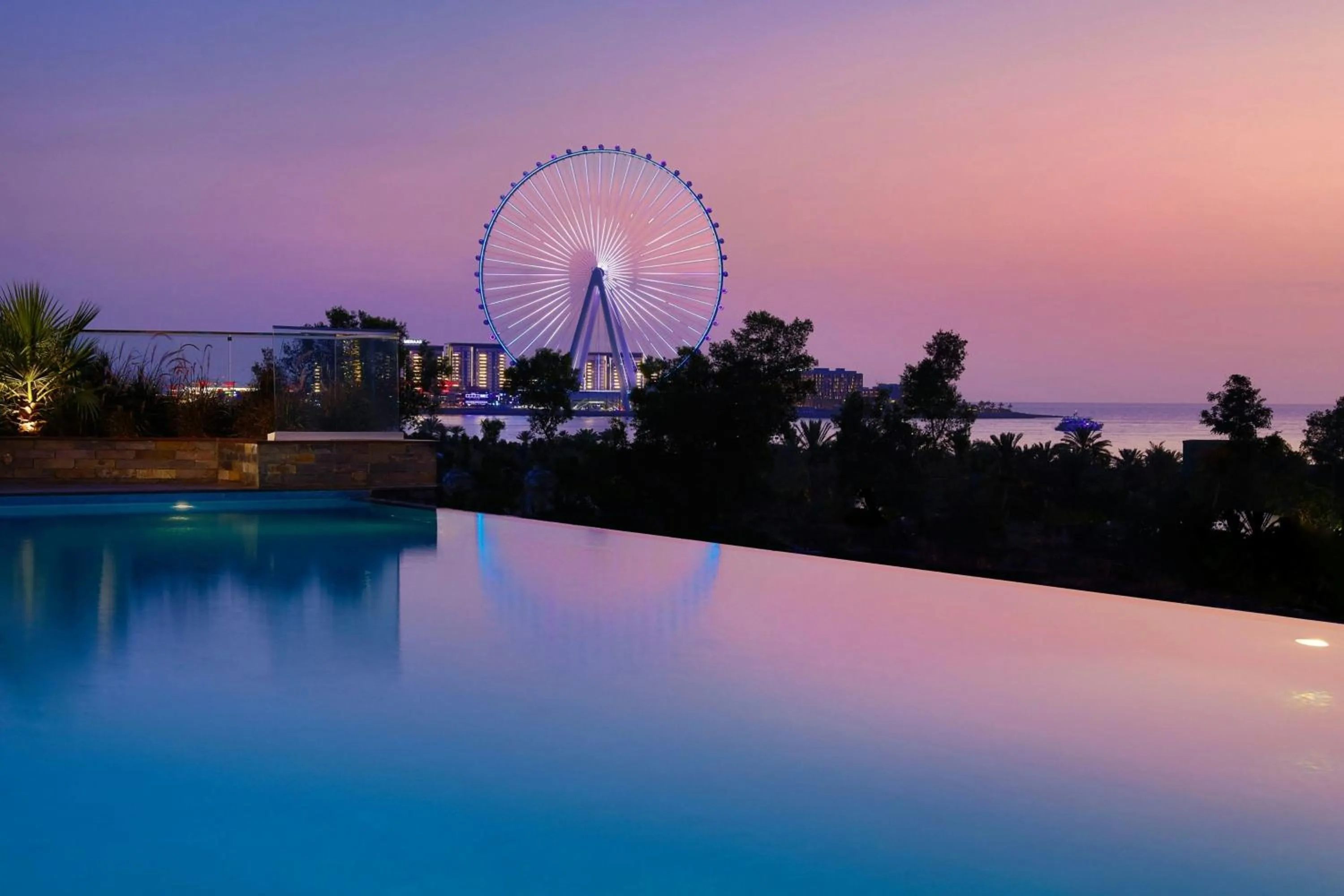 Swimming pool in Al Habtoor Grand Resort, Autograph Collection