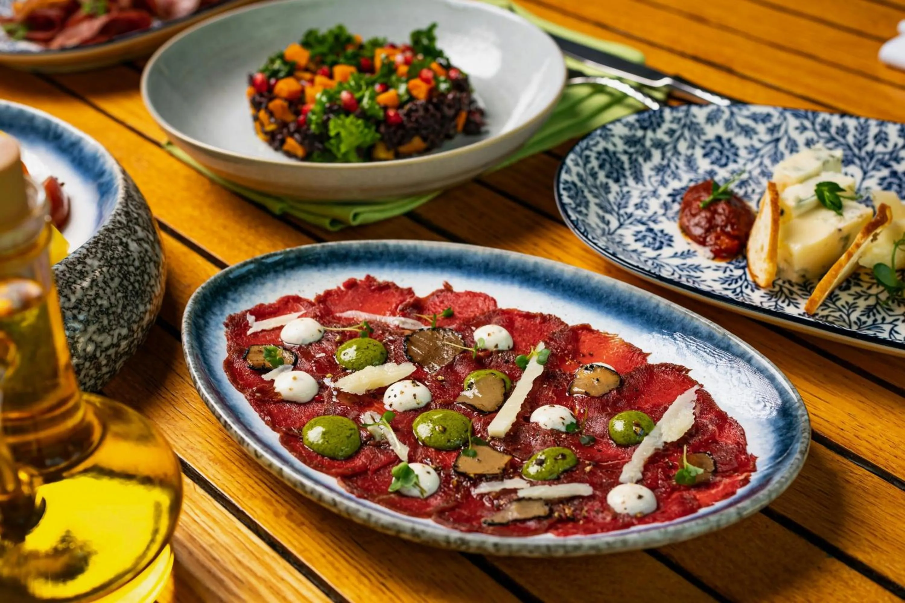 Restaurant/places to eat in Al Habtoor Grand Resort, Autograph Collection