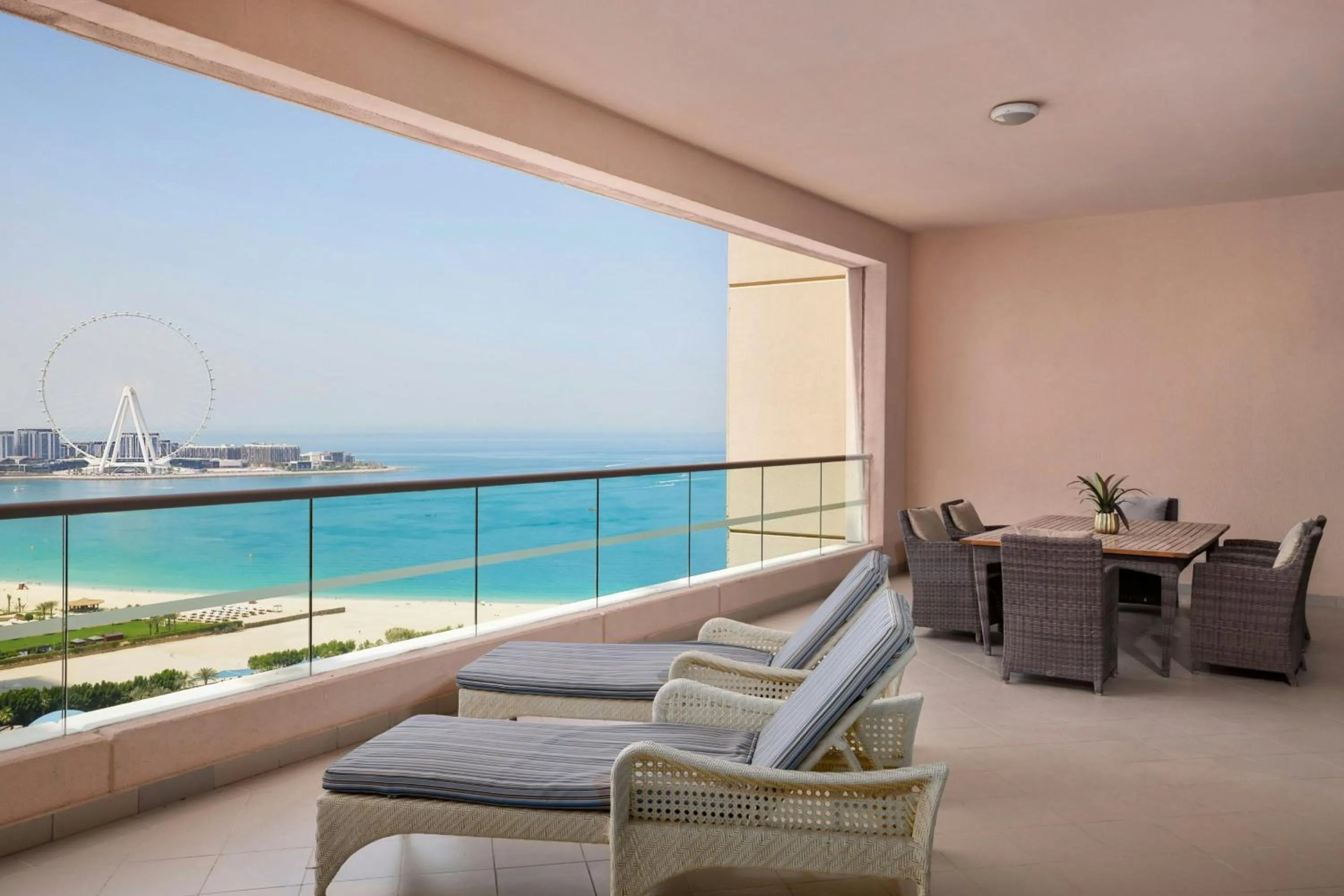 Photo of the whole room in Al Habtoor Grand Resort, Autograph Collection