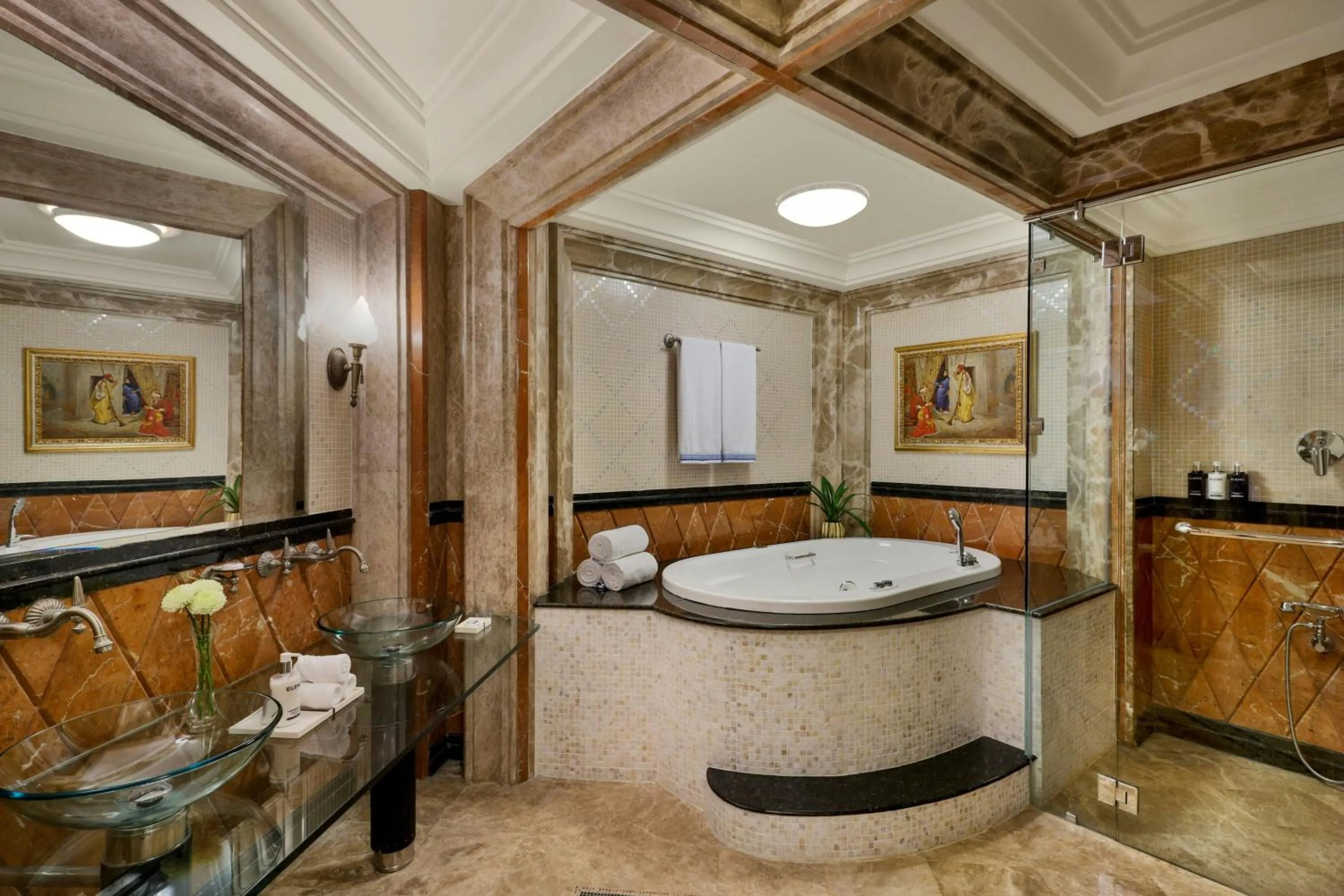 Photo of the whole room in Al Habtoor Grand Resort, Autograph Collection