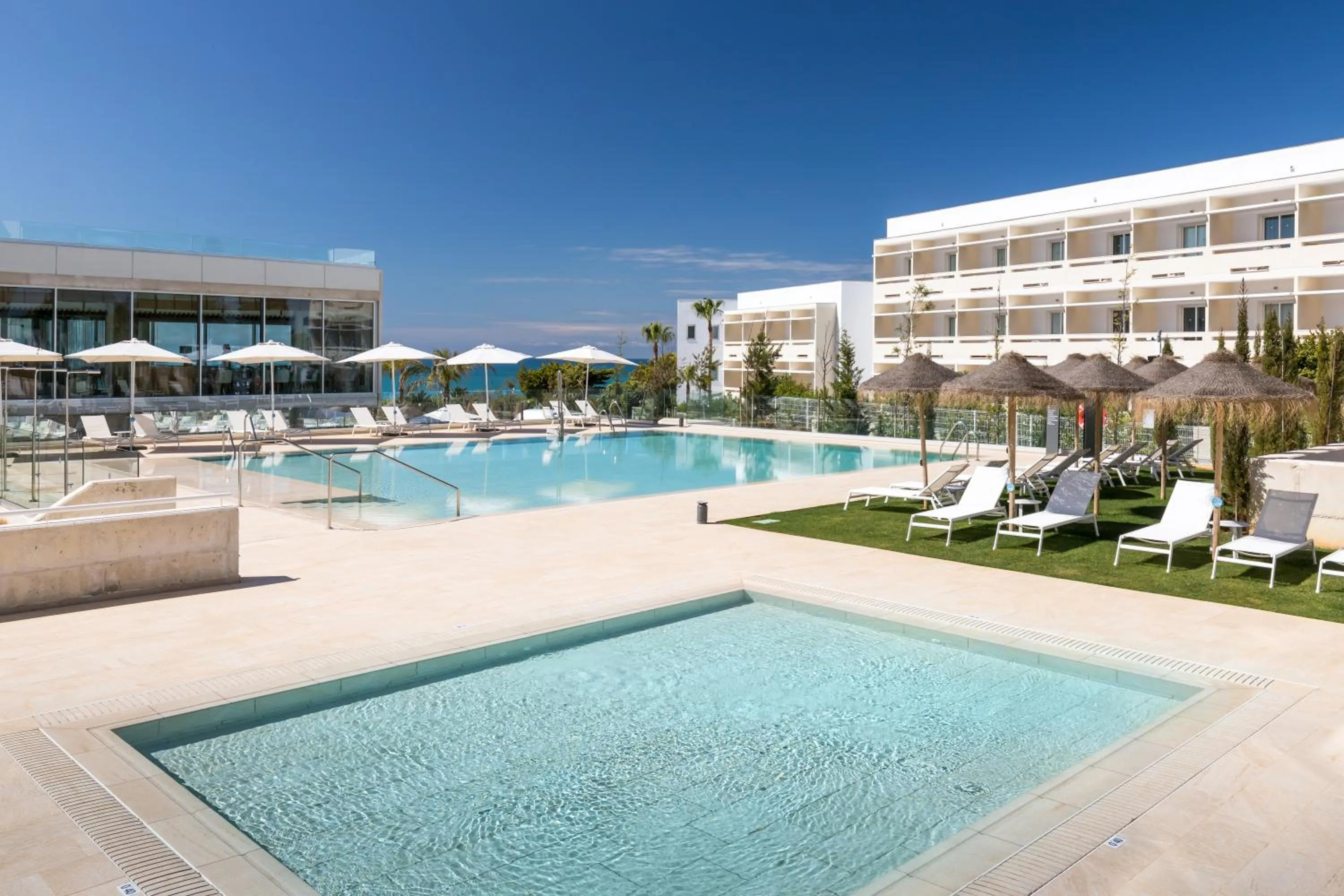 Pool view in Barceló Conil Playa - Adults Recommended