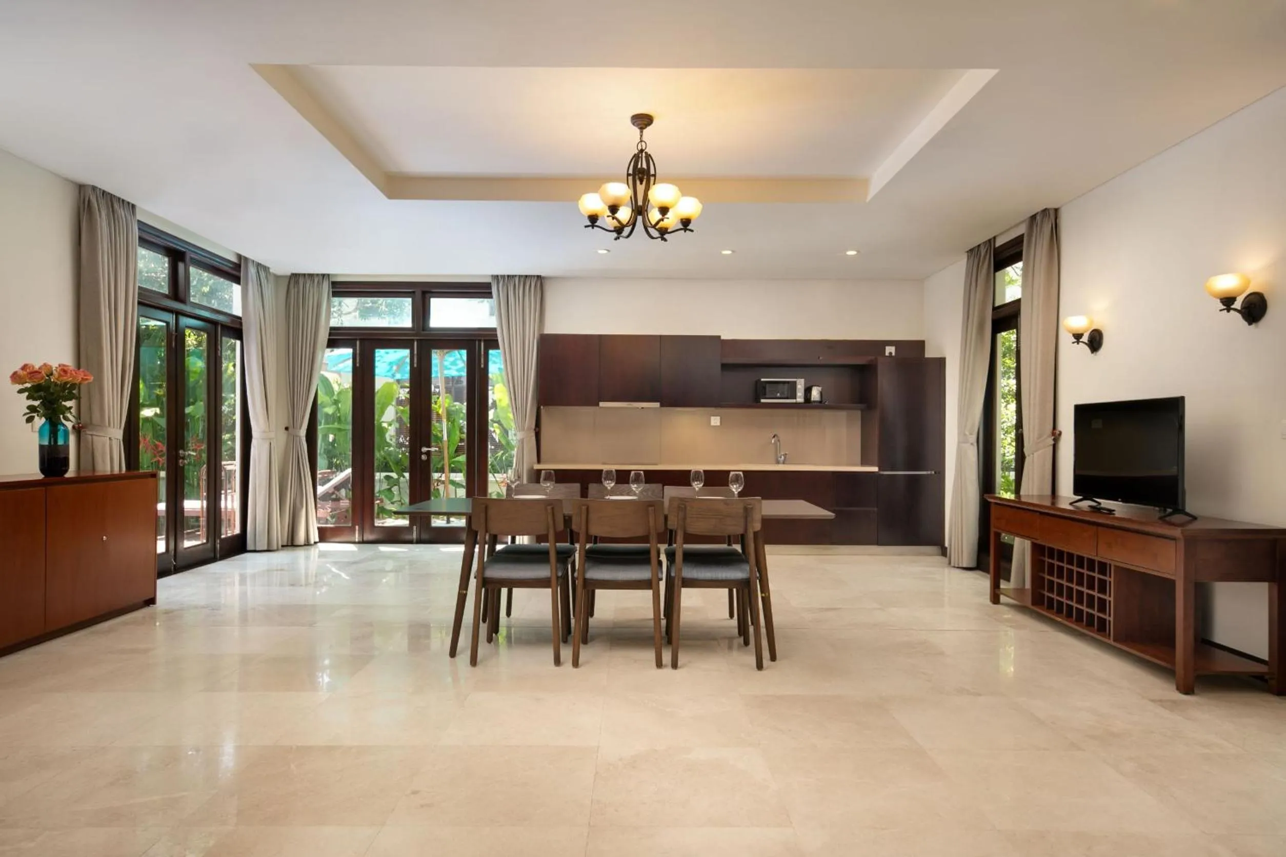 Communal lounge/ TV room in Abogo Resort Villas Luxury Da Nang