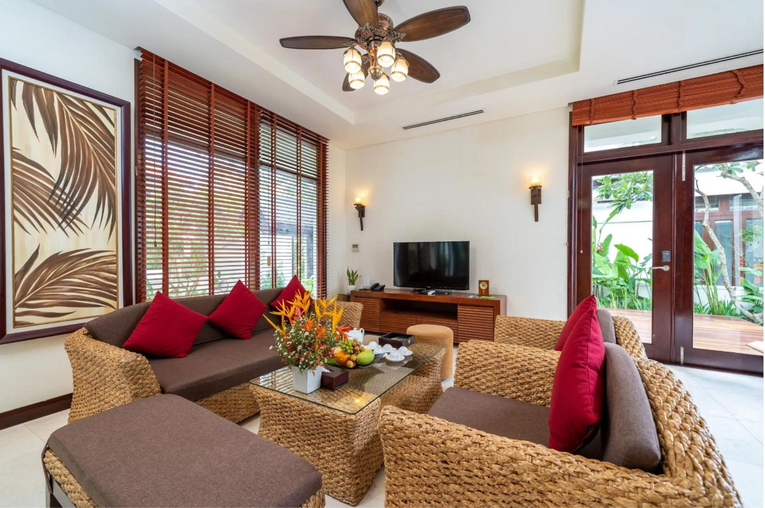 Communal lounge/ TV room in Abogo Resort Villas Luxury Da Nang