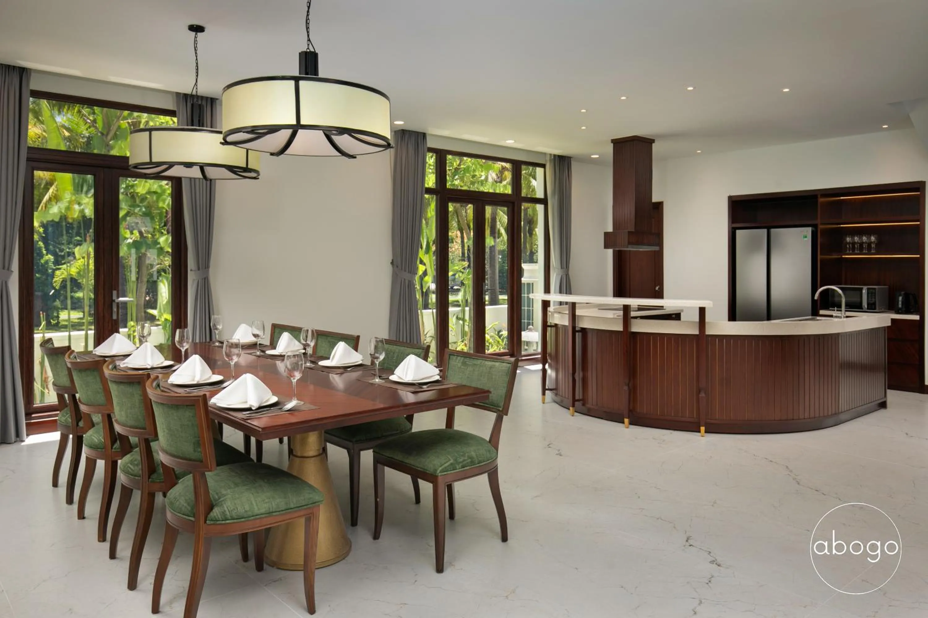Restaurant/places to eat in Abogo Resort Villas Luxury Da Nang