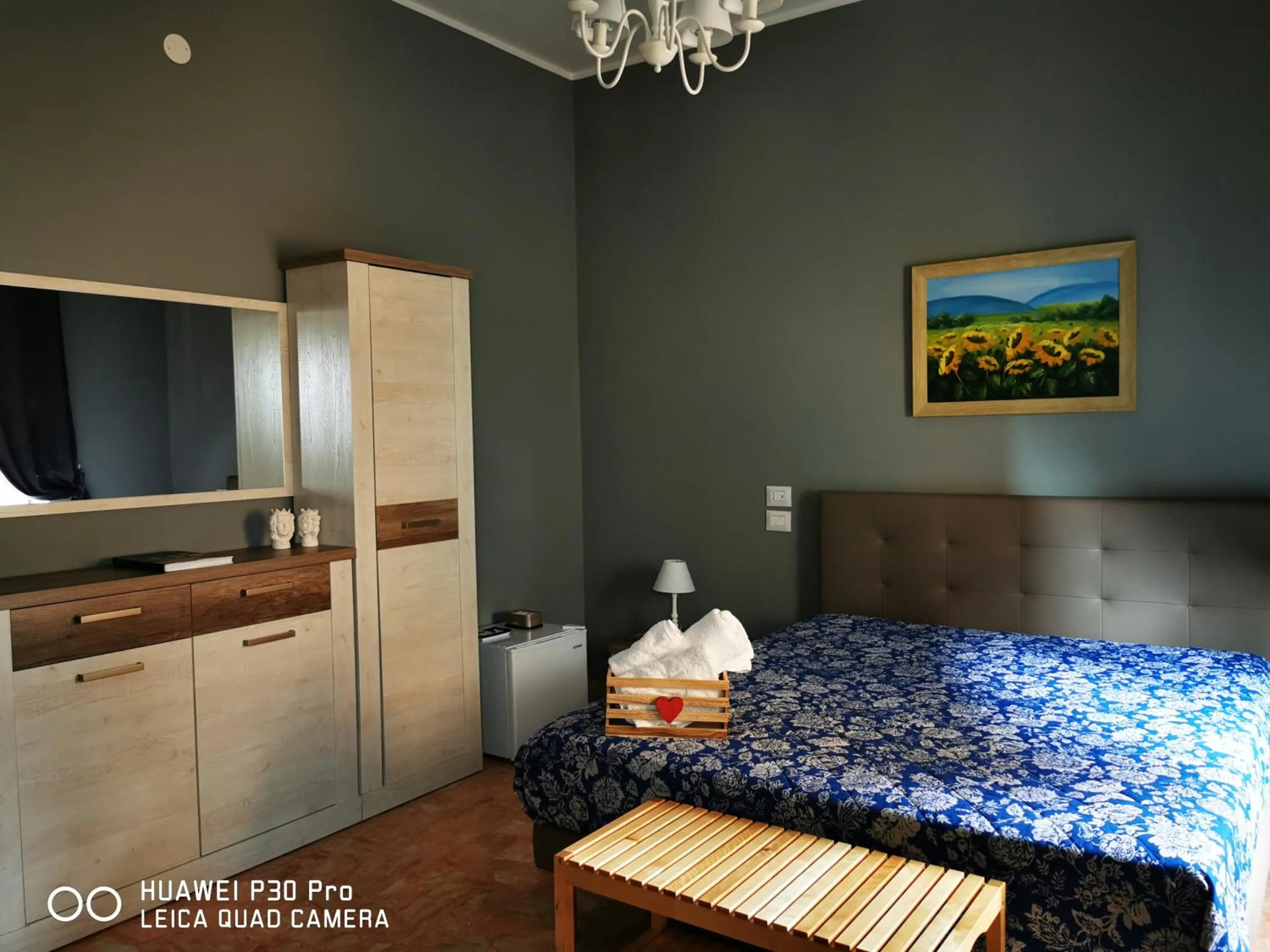 Photo of the whole room, Bed in L'ARENA ROOM