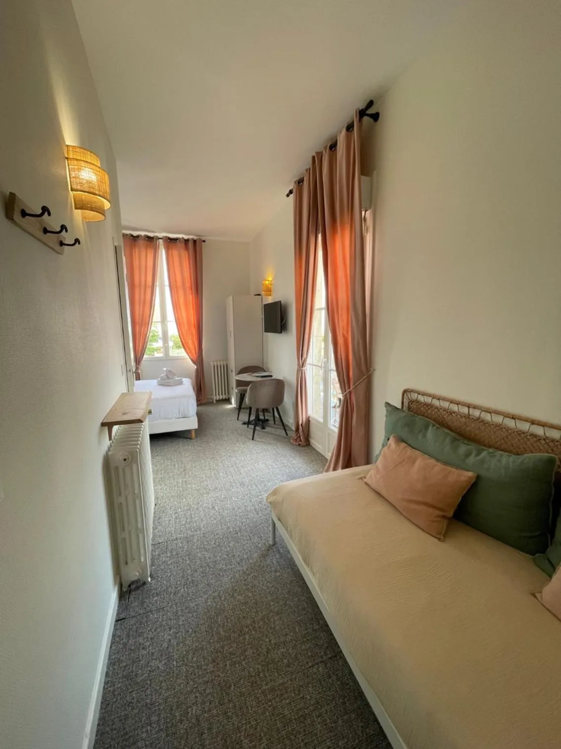 Photo of the whole room in Hôtel Michelet Plage