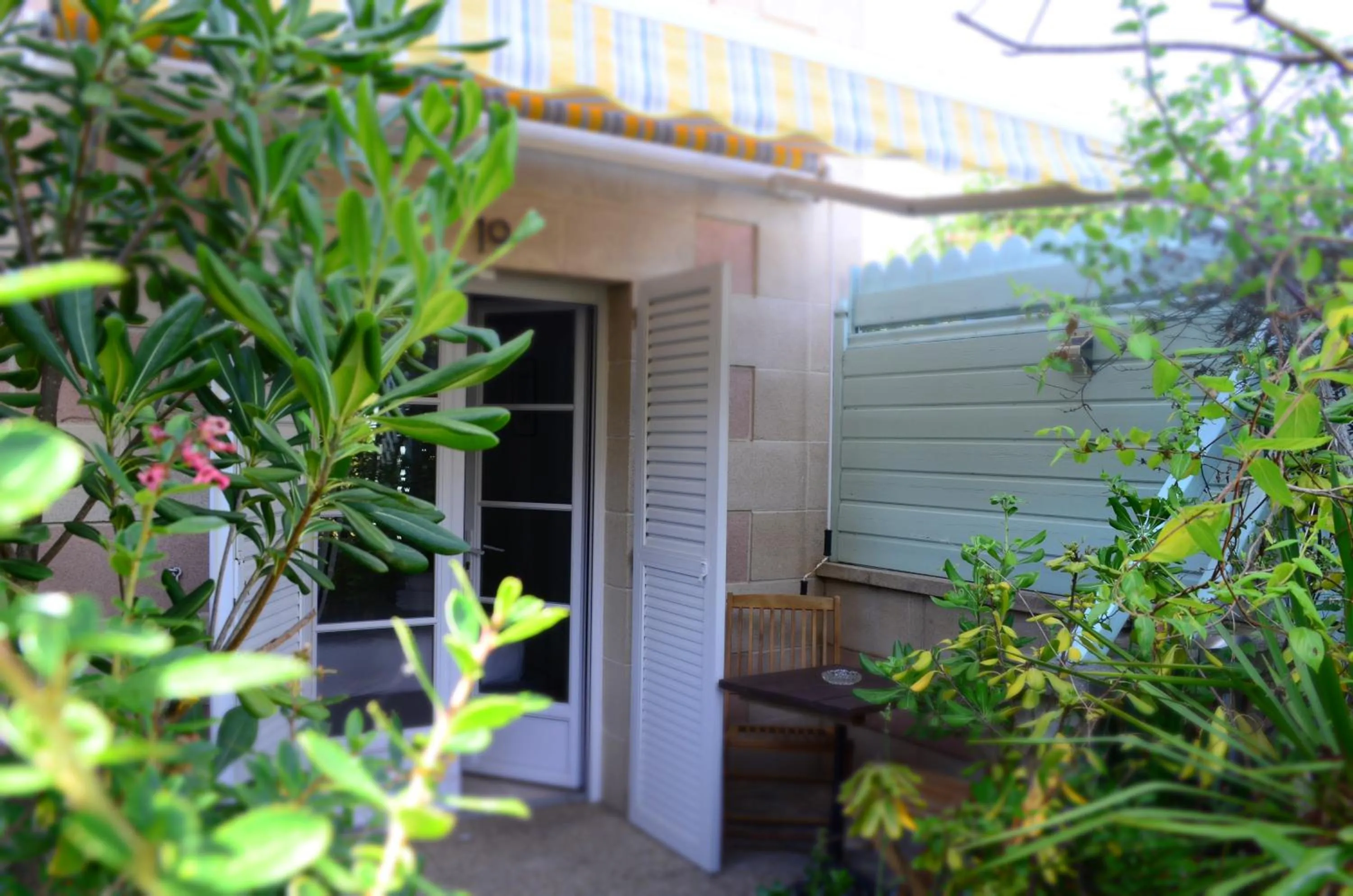 Patio in Hôtel Michelet Plage