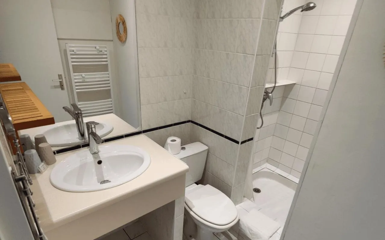 Bathroom in Hôtel Michelet Plage