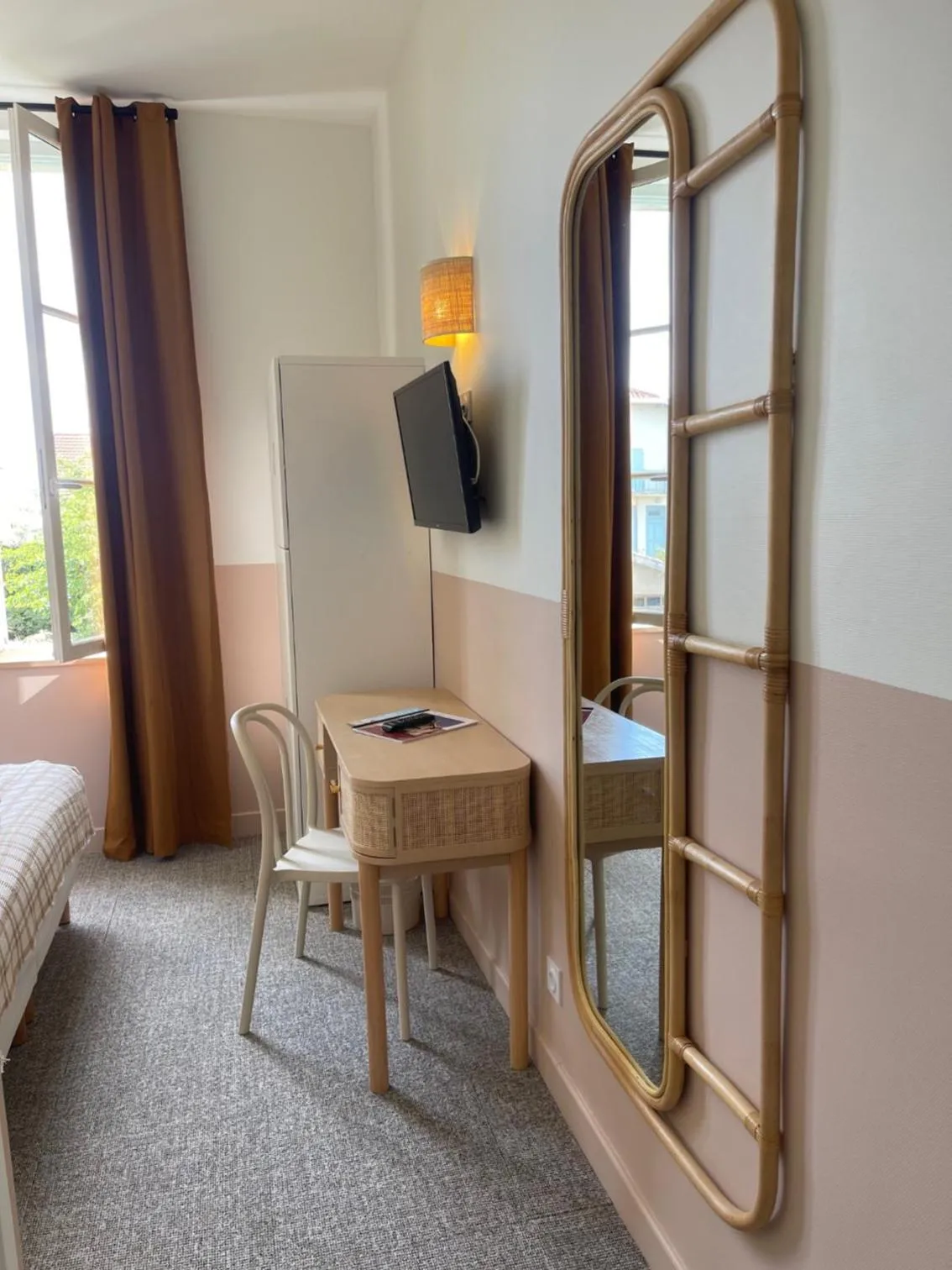 Bedroom in Hôtel Michelet Plage