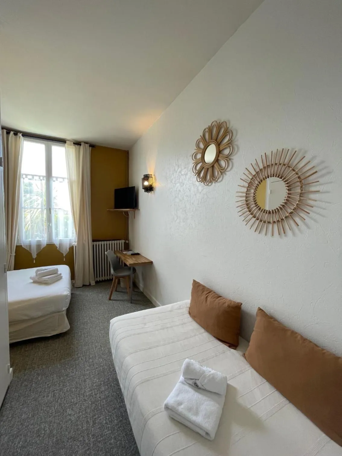 Photo of the whole room in Hôtel Michelet Plage