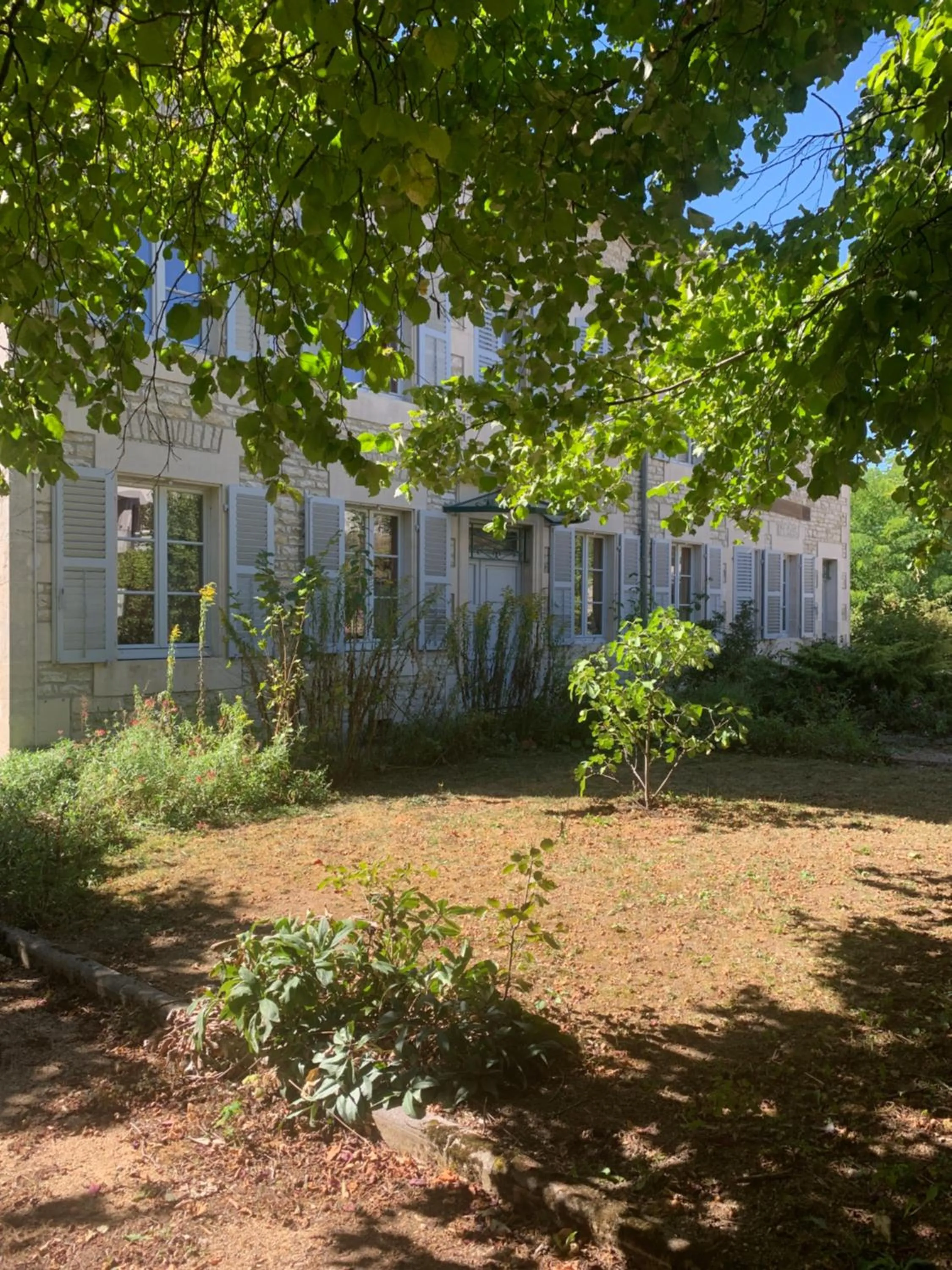 Garden view in Chambres d'hôtes dans une maison de caractère