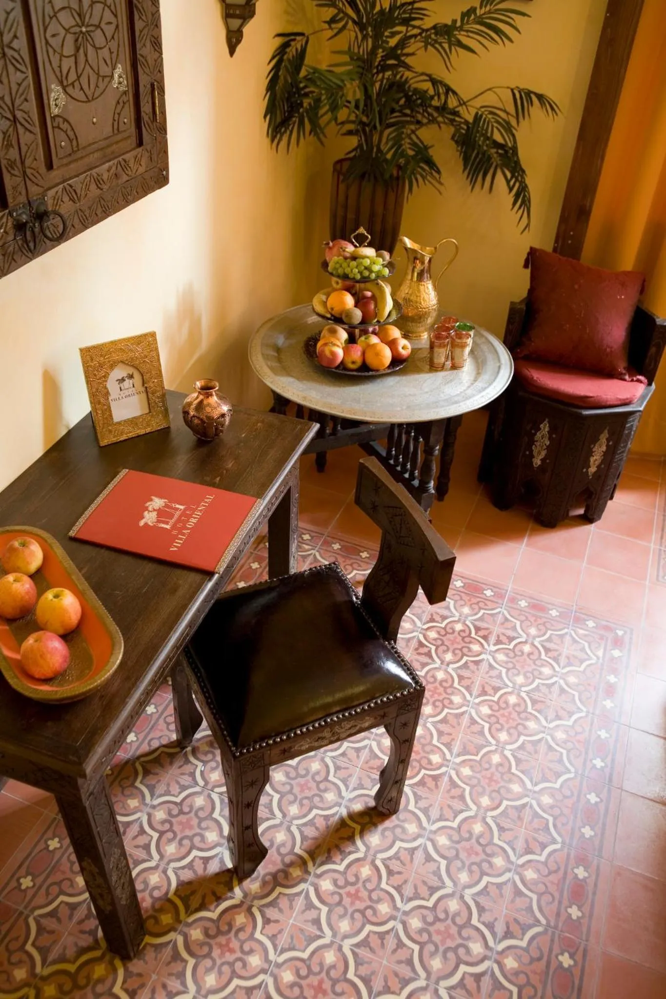 Seating Area in Hotel Villa Oriental & Restaurant                                               