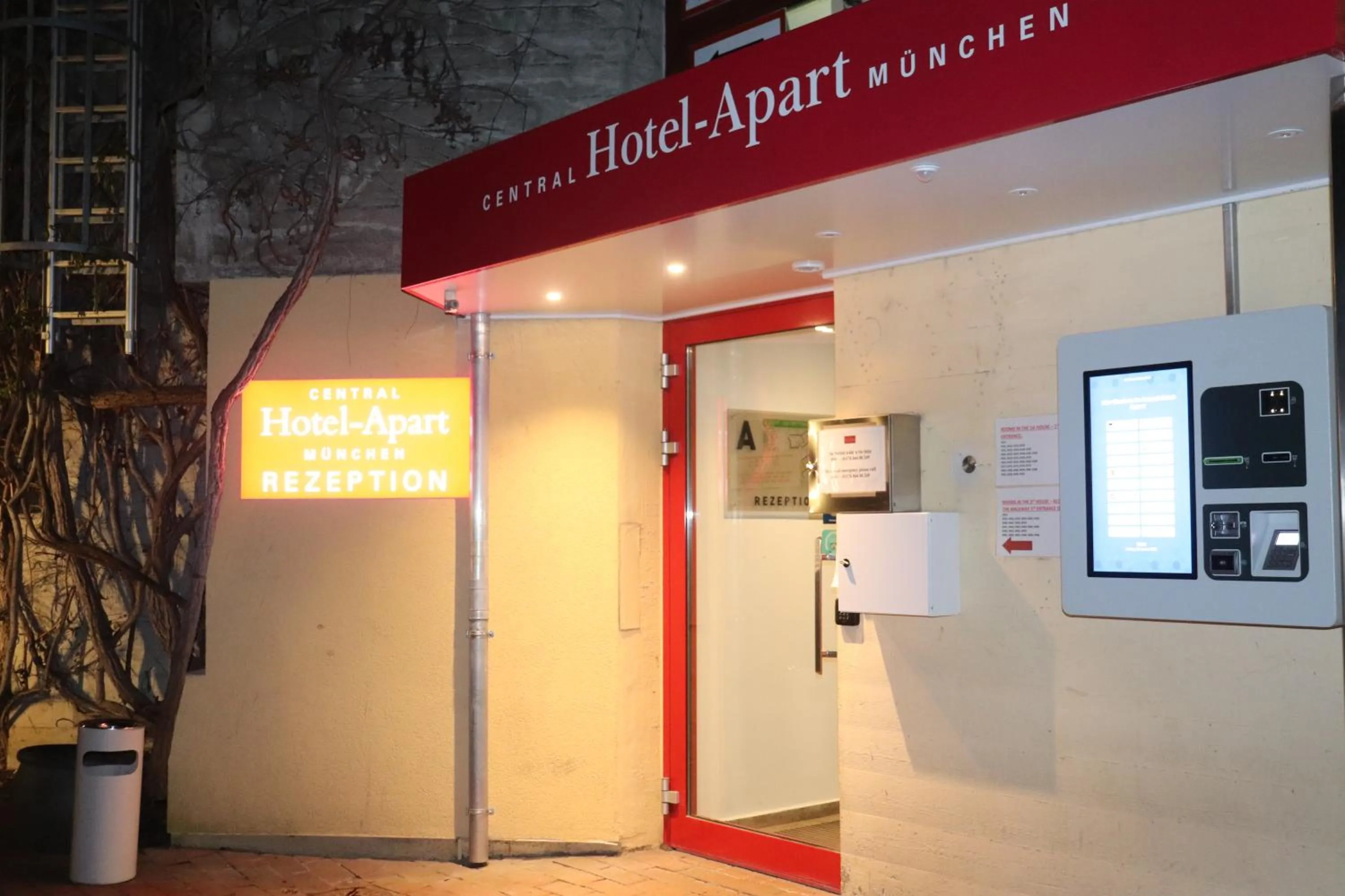 Property building in Central Hotel-Apart München