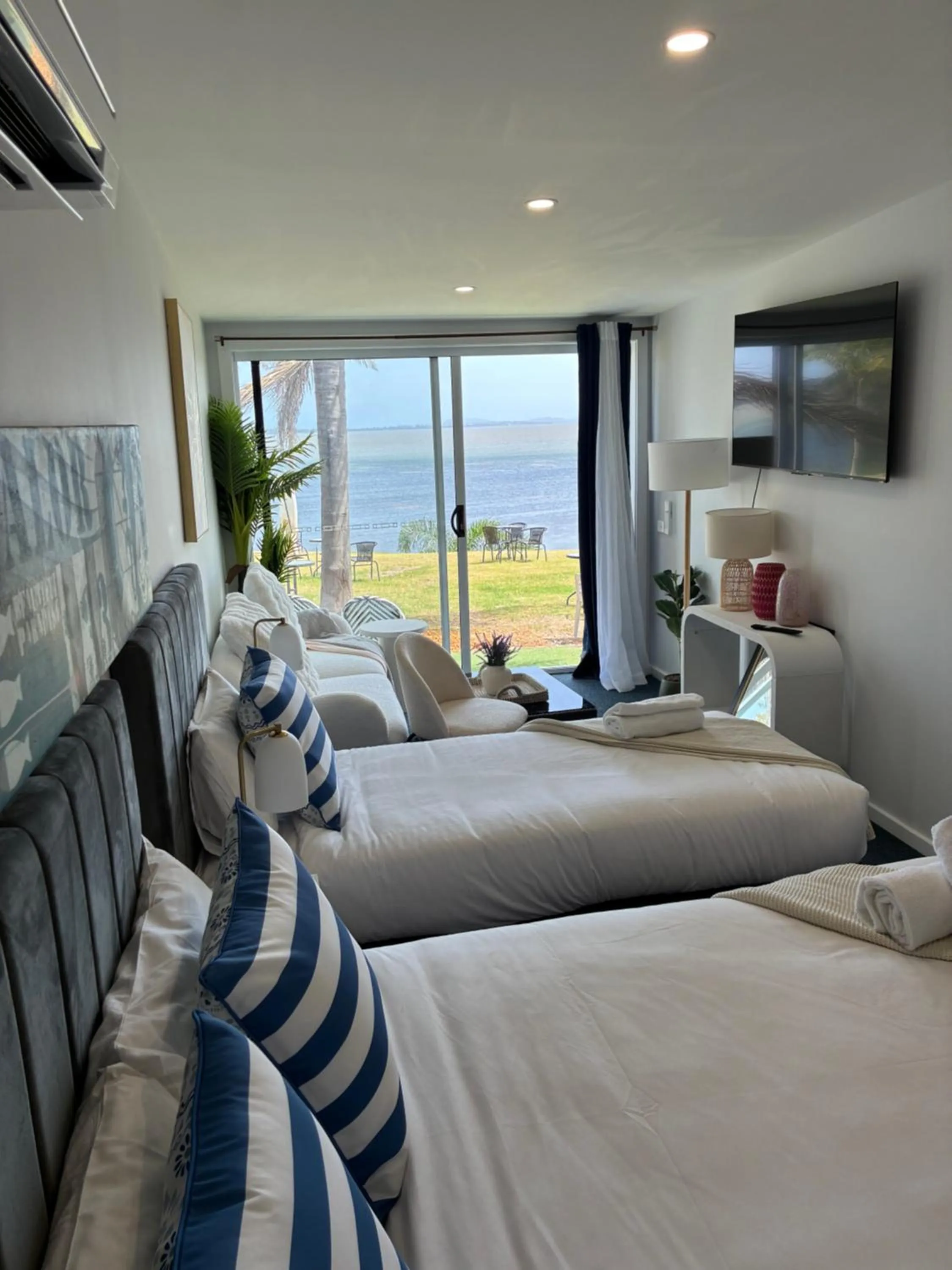 Bed in Lakes Resort Toukley