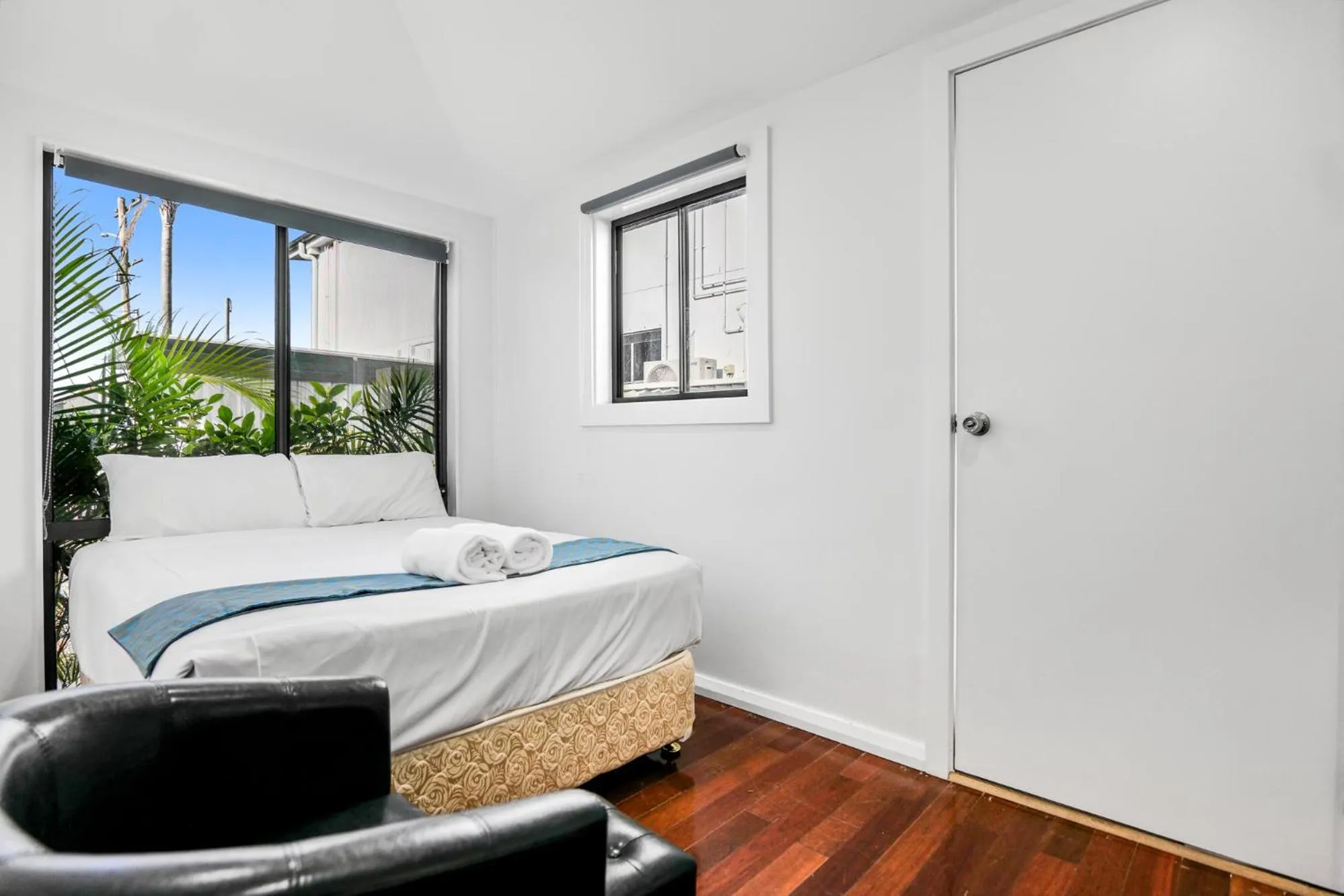 Deluxe Queen Room in Lakes Resort Toukley