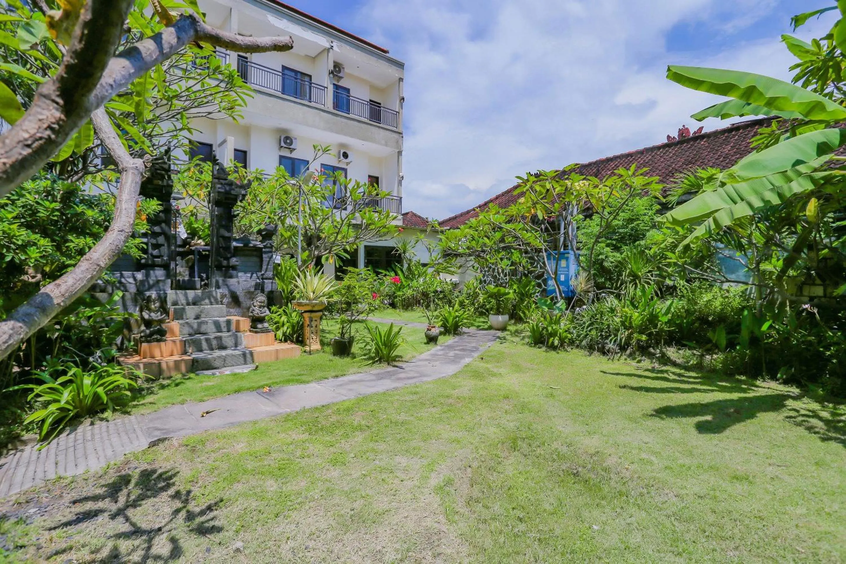 Facade/entrance in Hotel O Ari Beach Inn