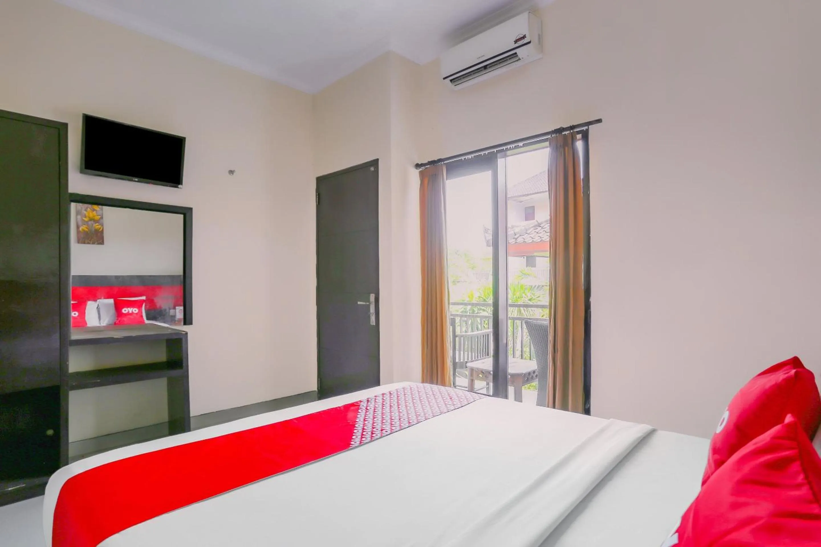 Bedroom, Bed in Hotel O Ari Beach Inn