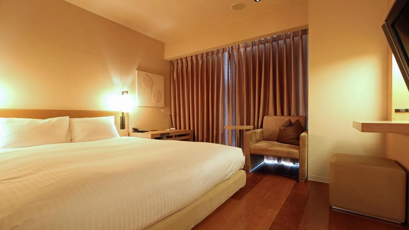 Bed in KOKO HOTEL Fukuoka Tenjin