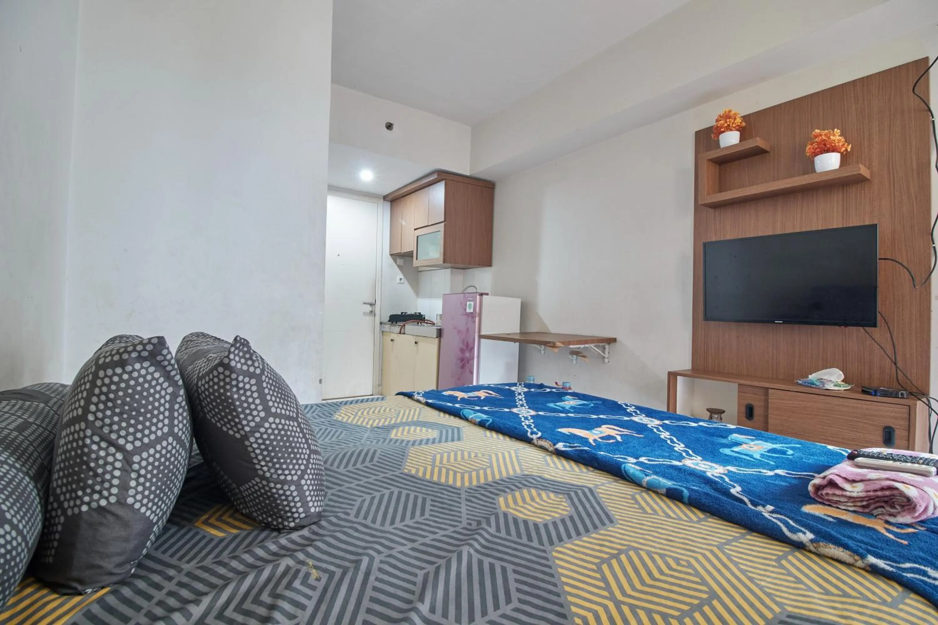 Bedroom, Bed in Room Rendi @ Apt Dramaga Tower