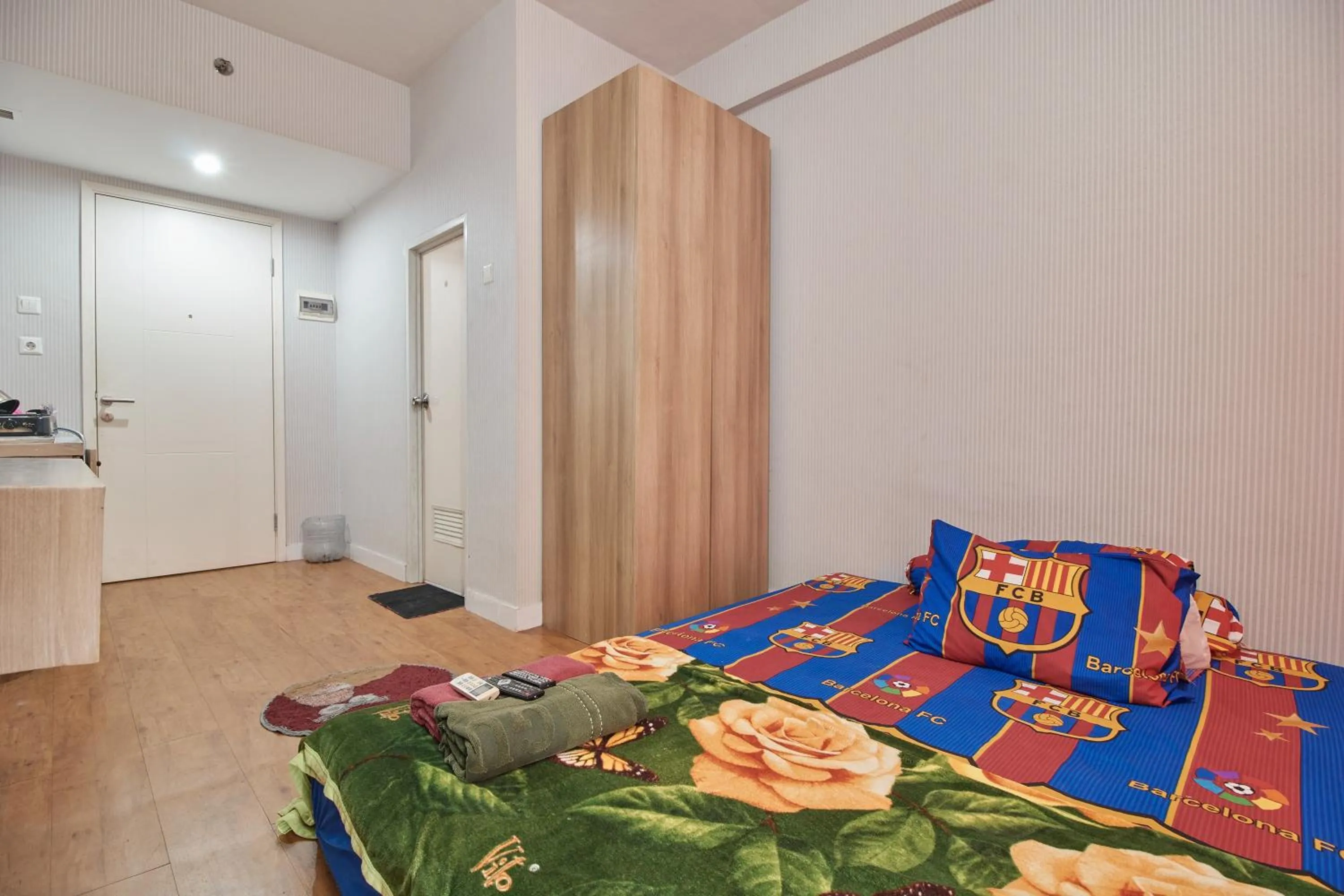 Bedroom, Bed in Room Rendi @ Apt Dramaga Tower