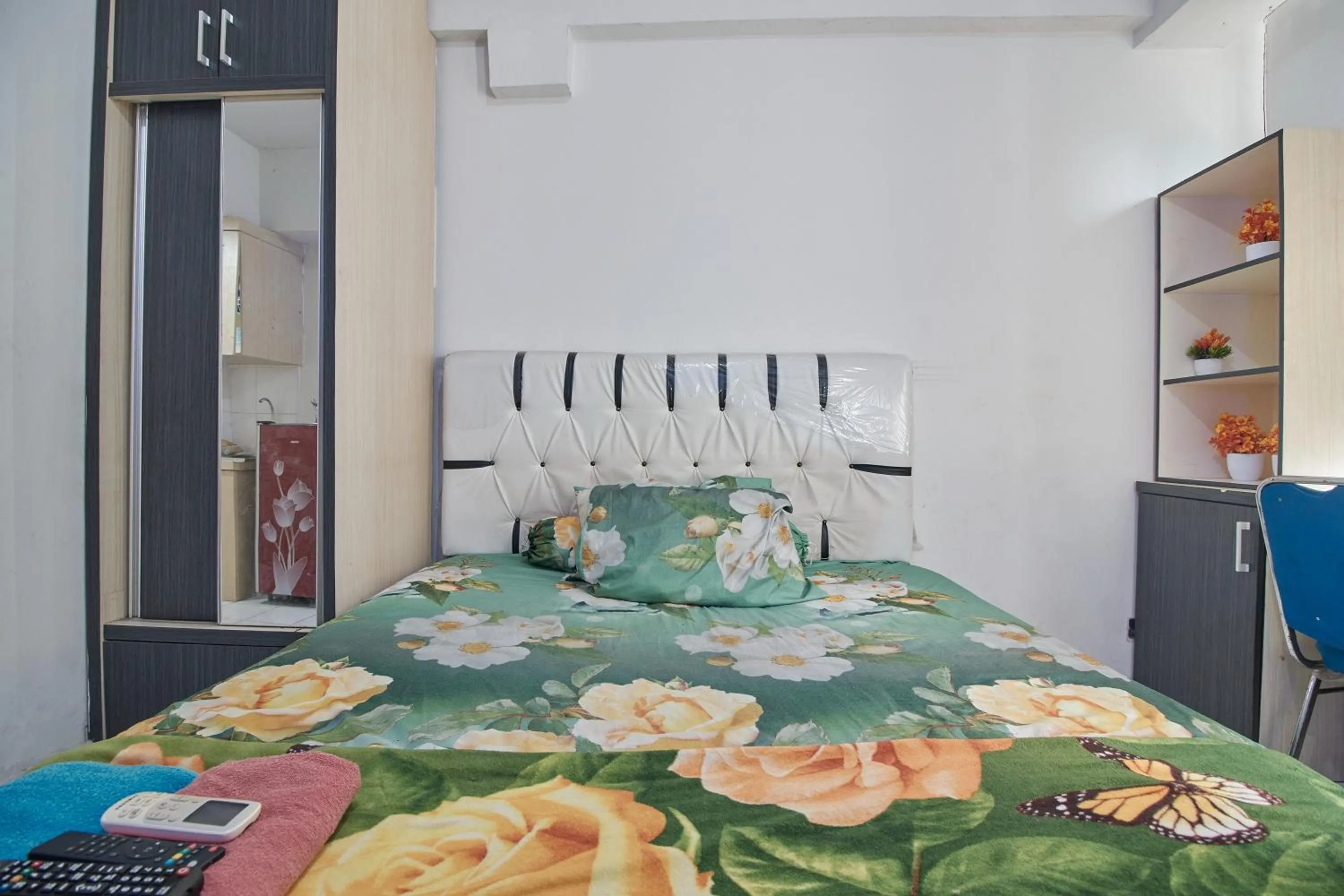 Bedroom, Bed in Room Rendi @ Apt Dramaga Tower