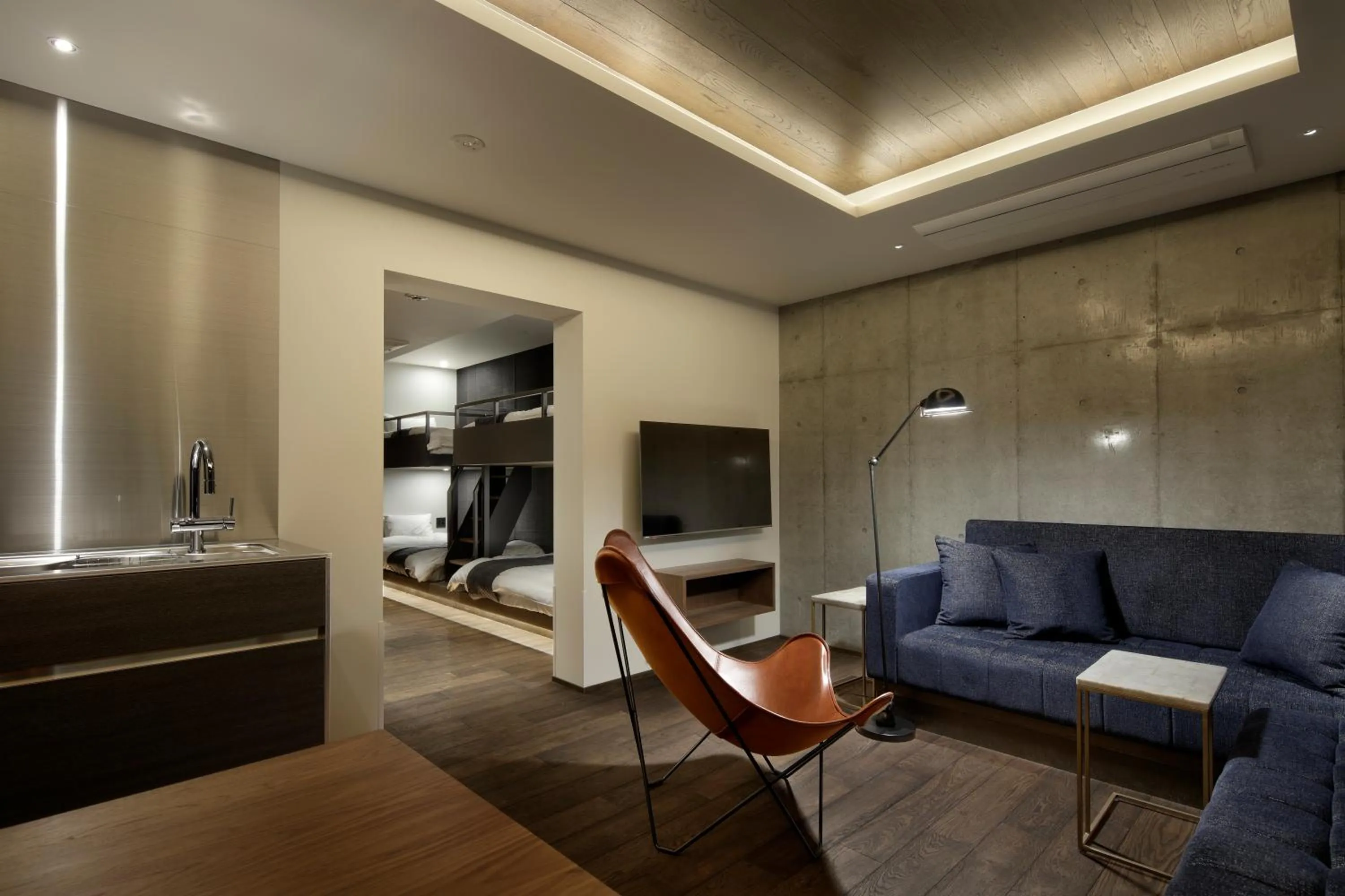 Dining area in 20 PIECES