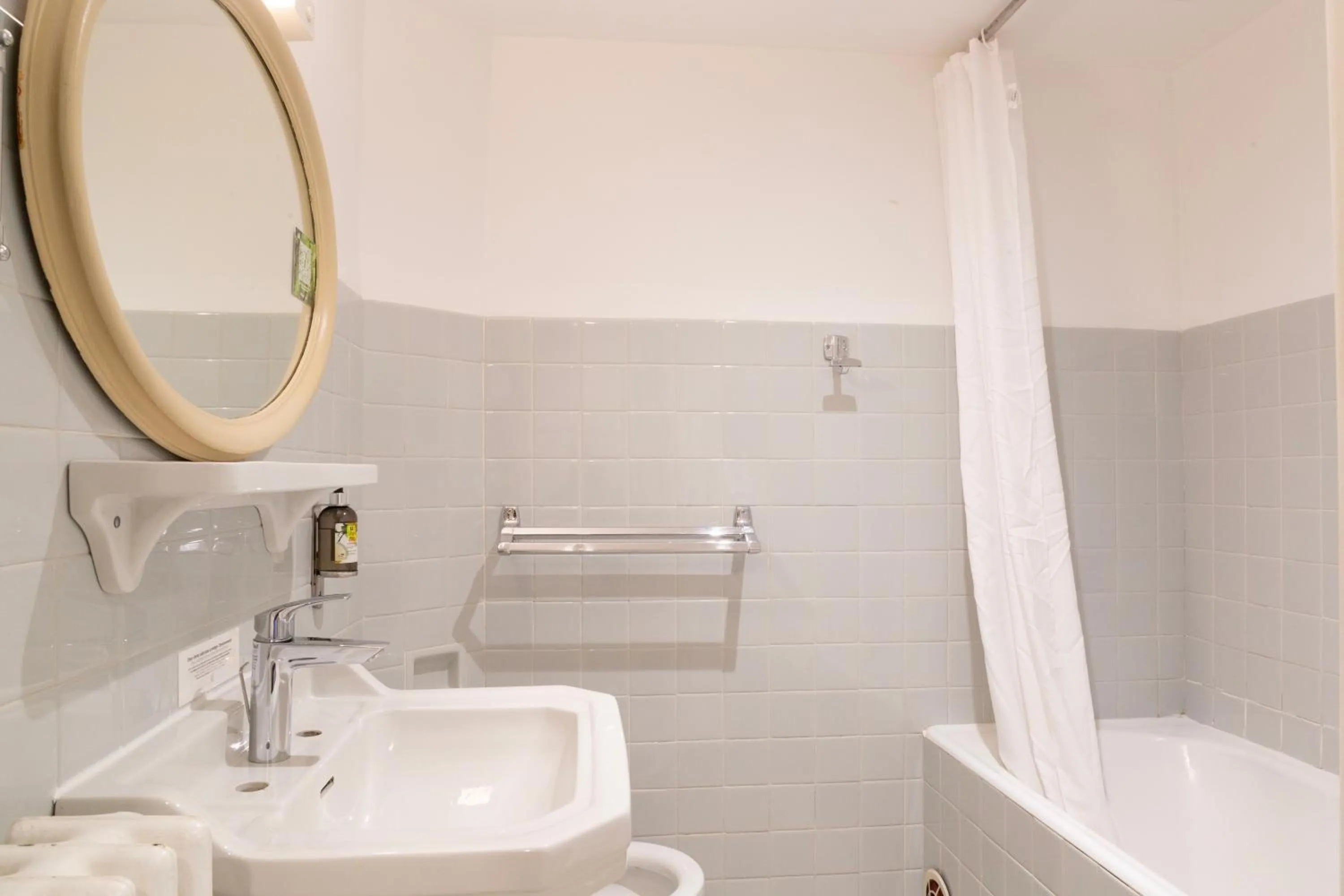 Logis Hôtel Restaurant Le Louvre