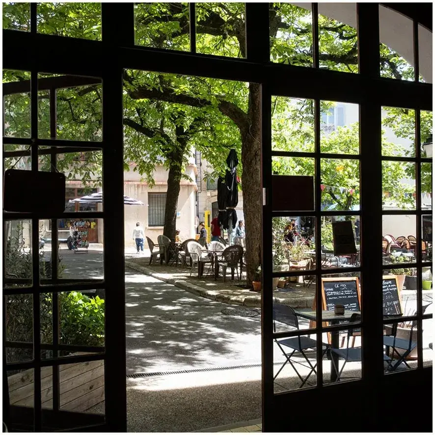 Logis Hôtel Restaurant Le Louvre Logis Hôtel Restaurant Le Louvre