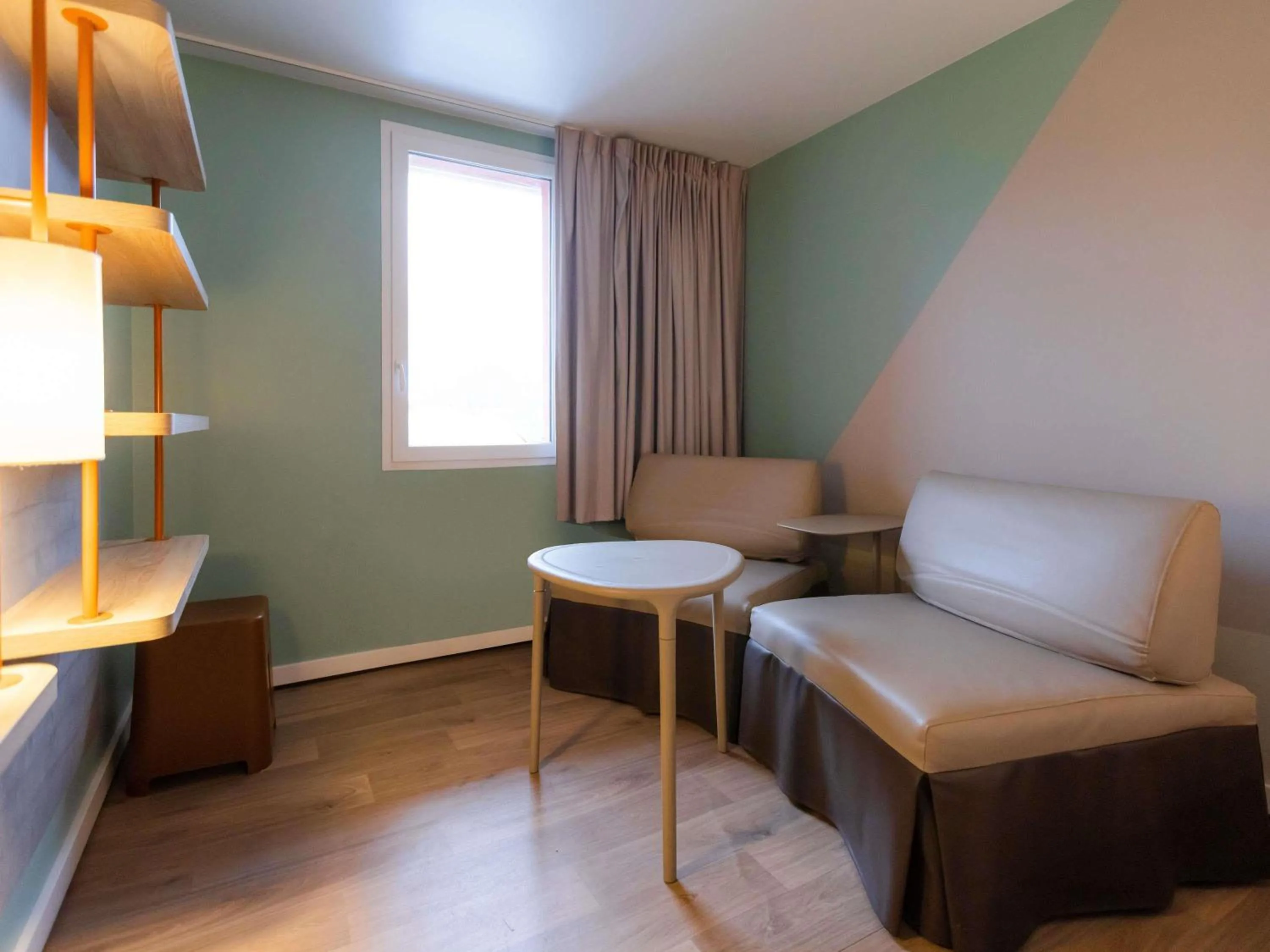 Bedroom in ibis budget Albertville