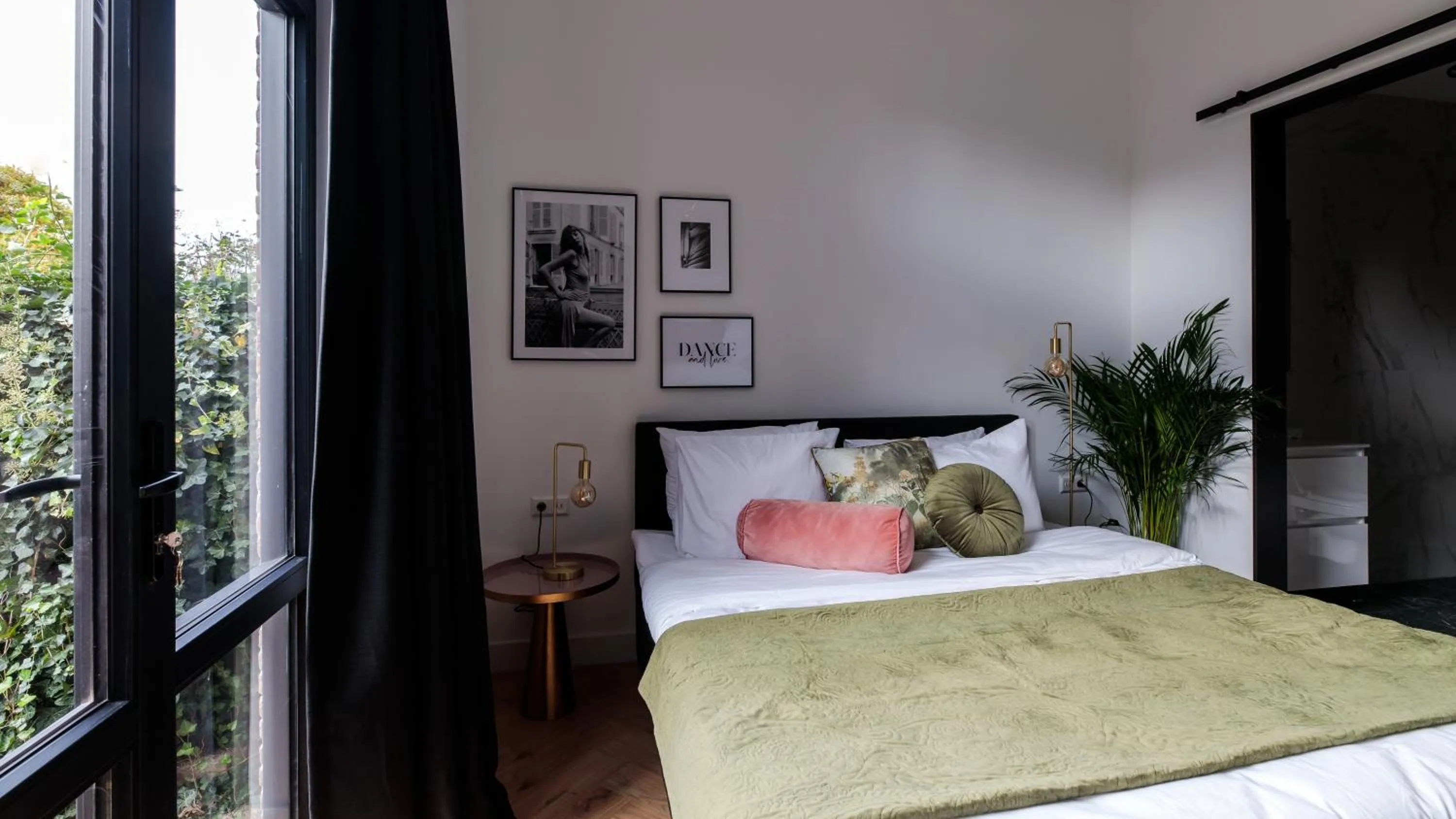 Bed in Boutique Hotel 43 Zaandam-Amsterdam