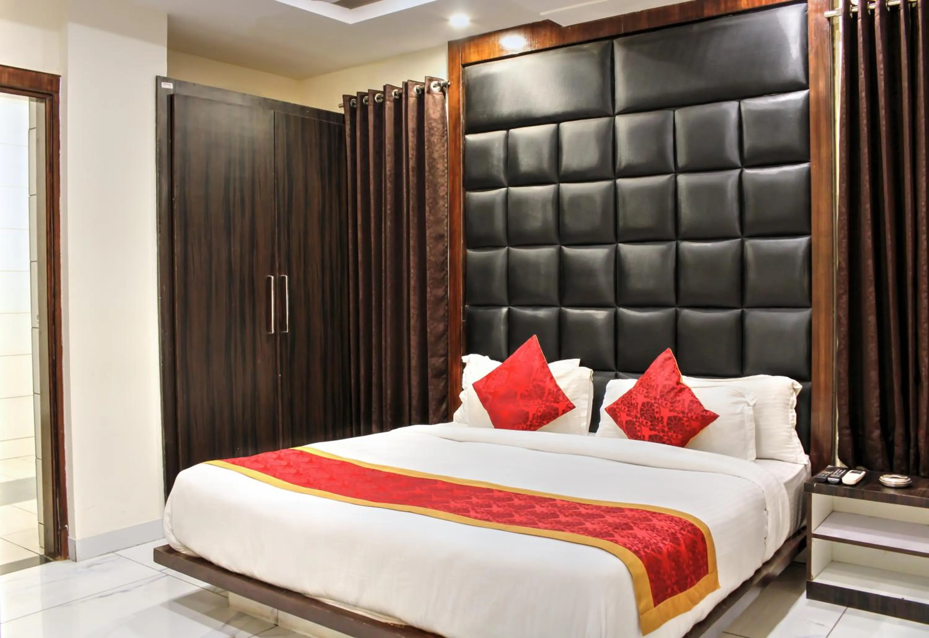 Bedroom, Bed in HOTEL HILL VIEW