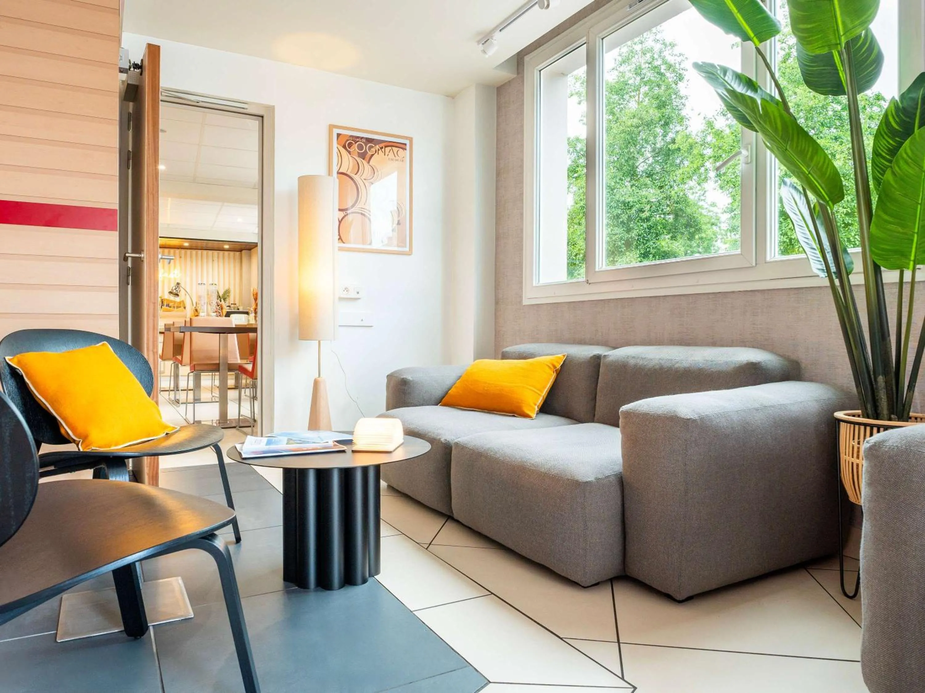 Living room in Hôtel Ibis Cognac Centre
