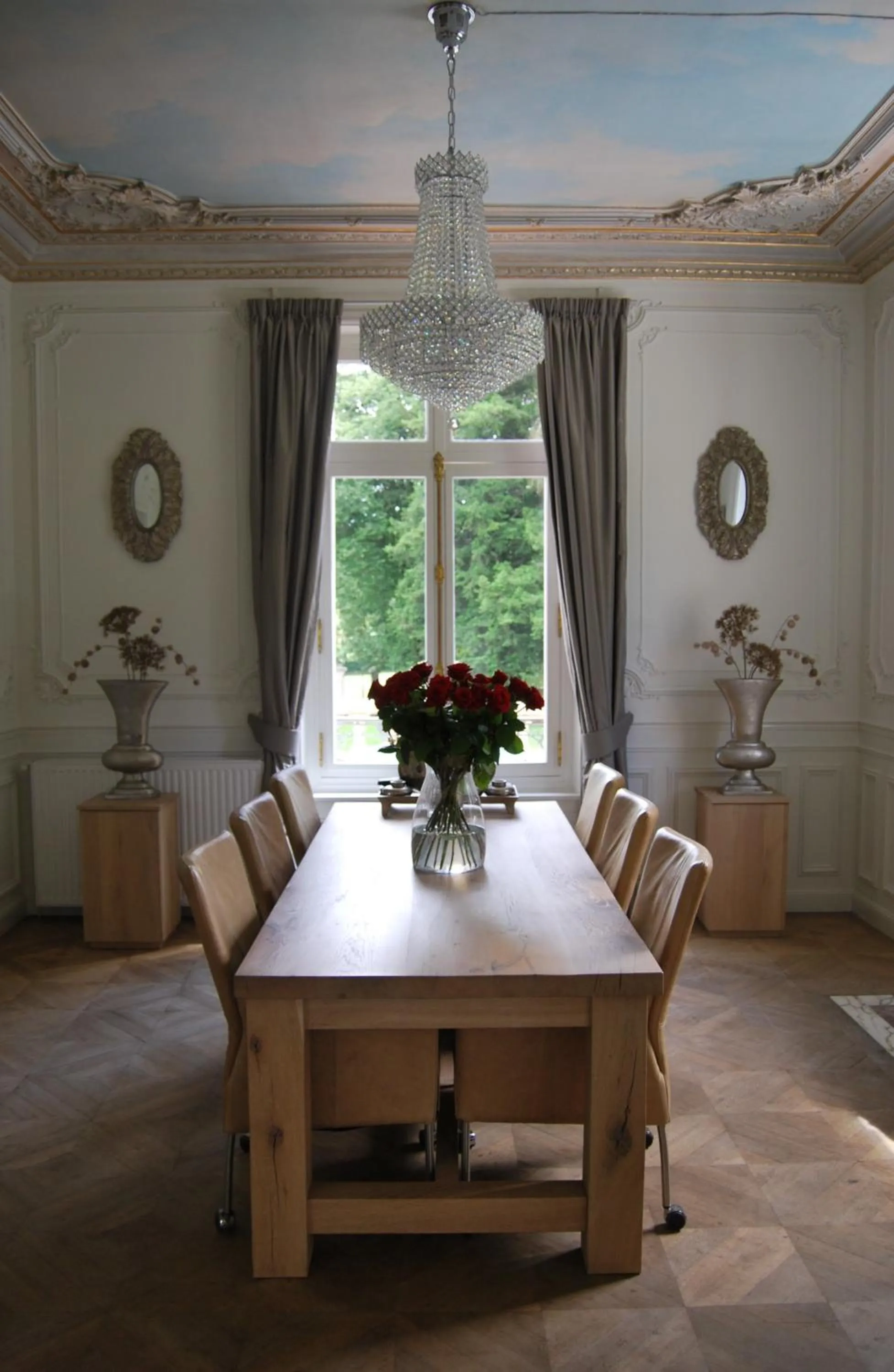 Dining area in Chateau Sourliavoux, appartement en chambres d'hôtes