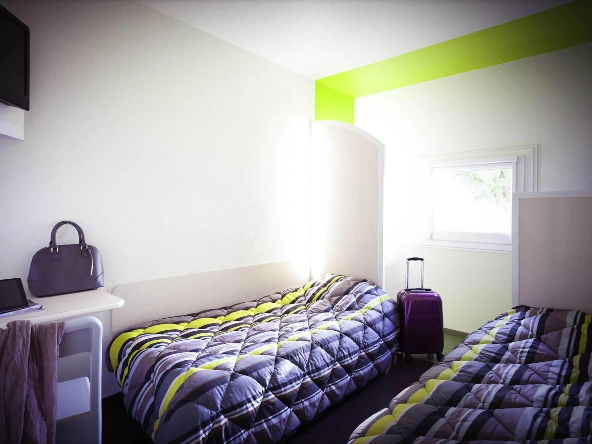 Bedroom, Bed in hotelF1 Lyon Gerland Vénissieux