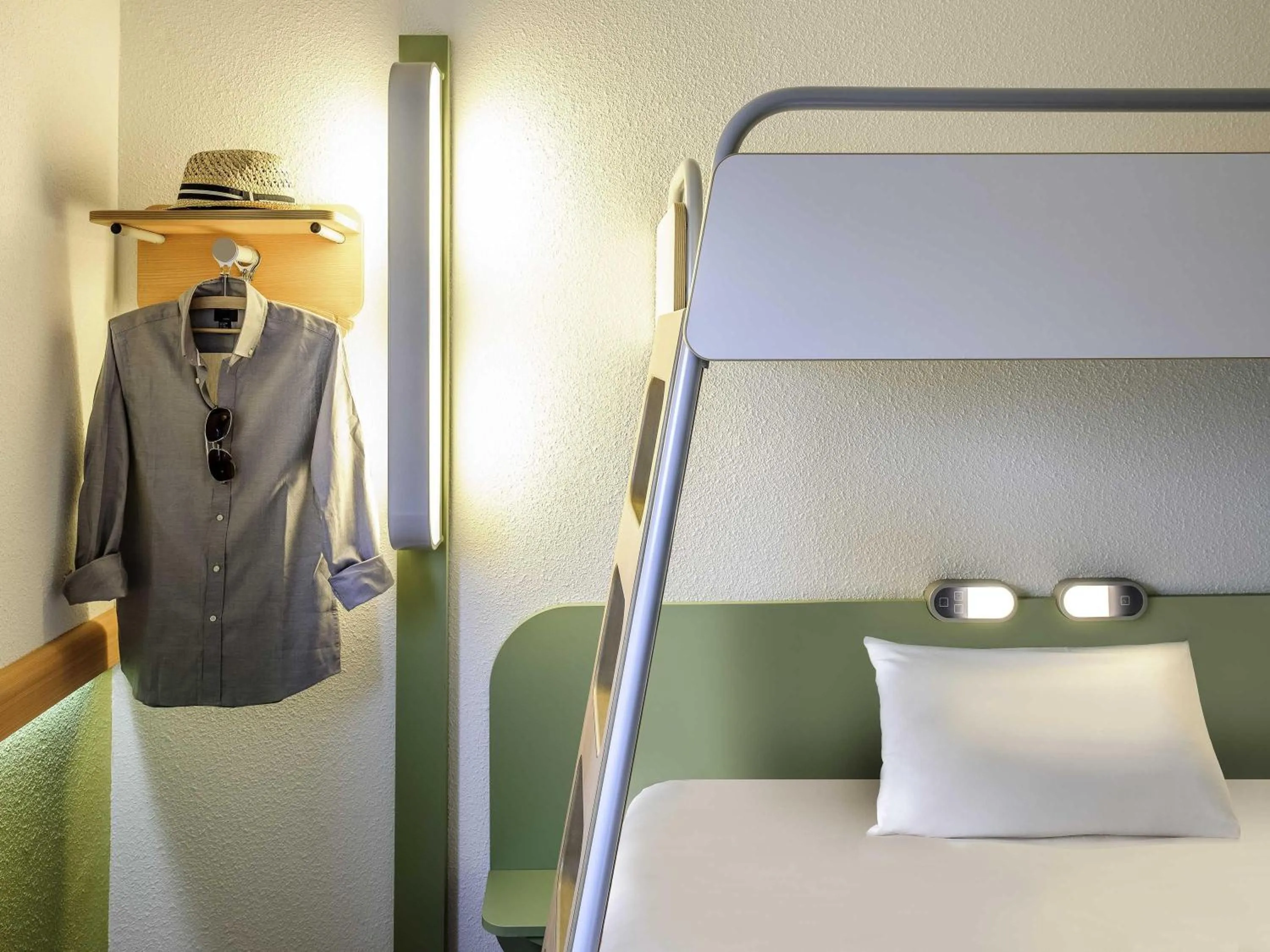 Bedroom, Bed in ibis budget Lyon Gerland