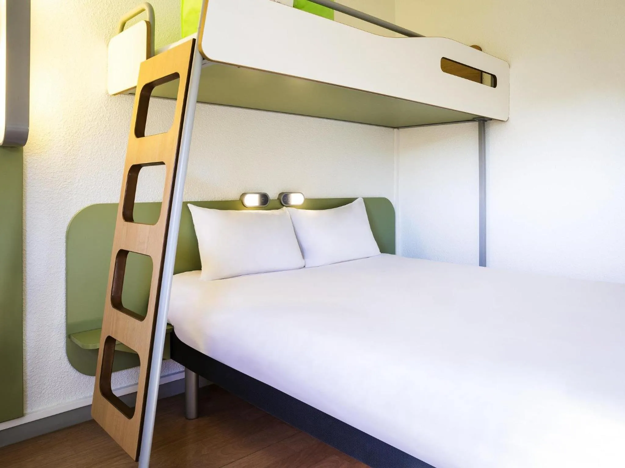 Bedroom, Bed in ibis budget Lyon Gerland