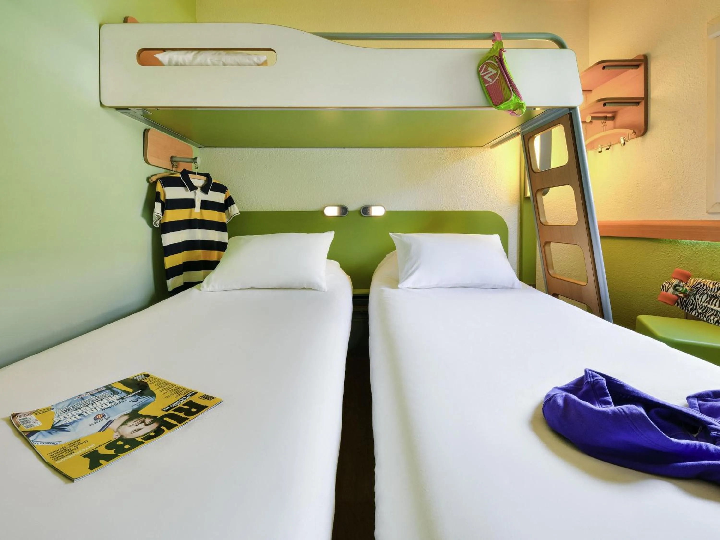 Bedroom, Bed in ibis budget Clermont Ferrand Sud