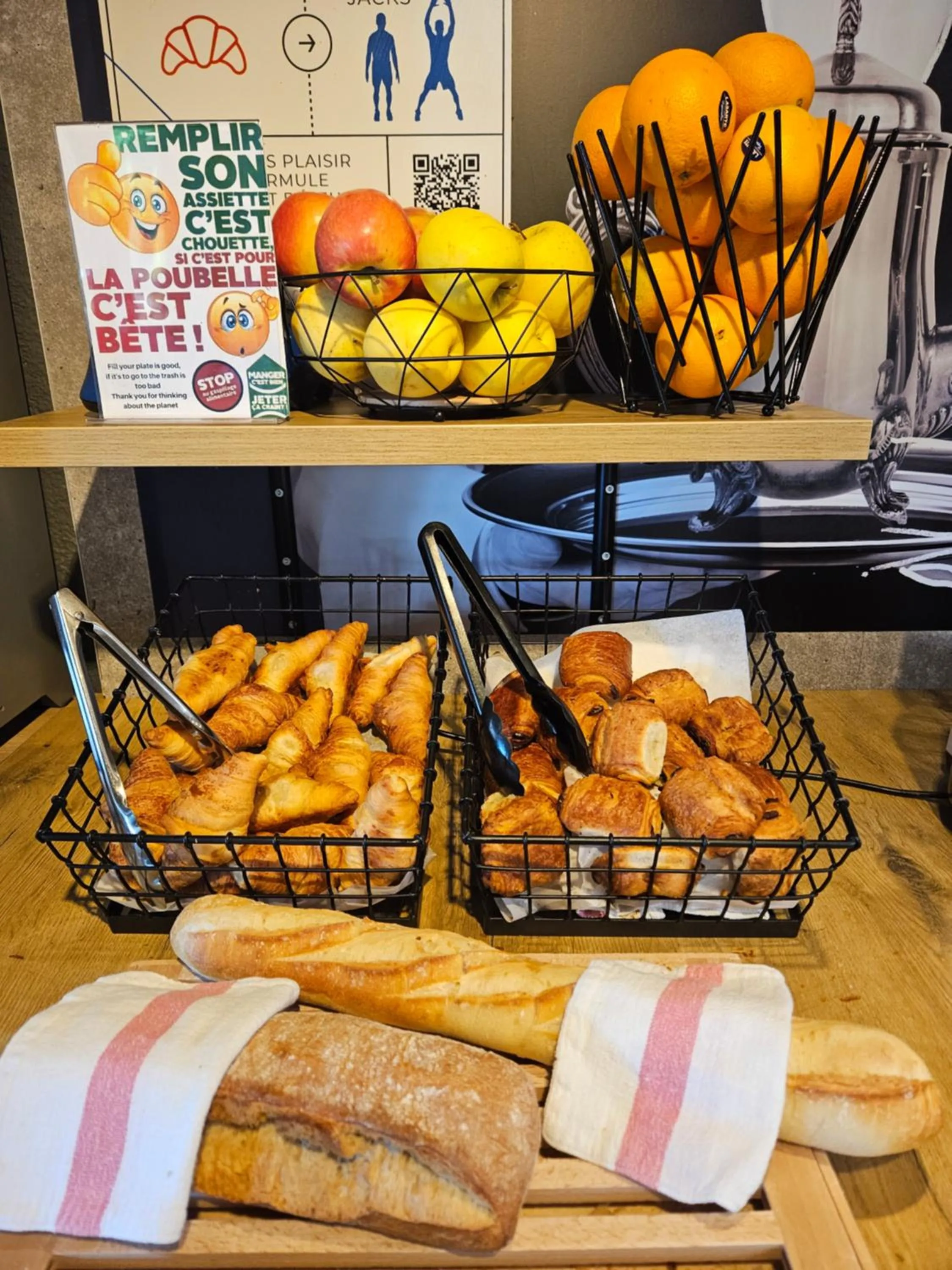 Breakfast in ibis budget Clermont Ferrand Sud