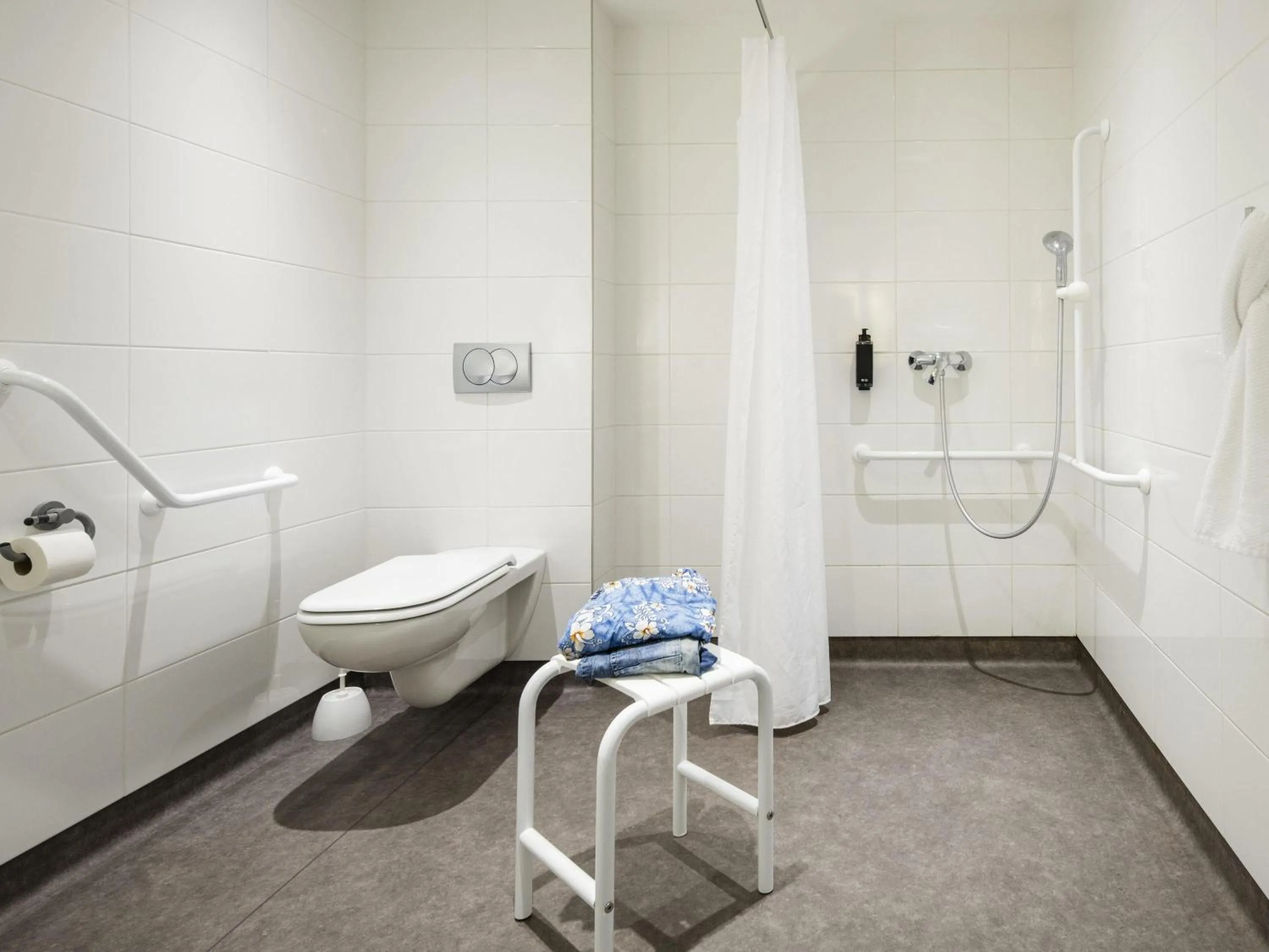 Bedroom in ibis budget Clermont Ferrand Sud