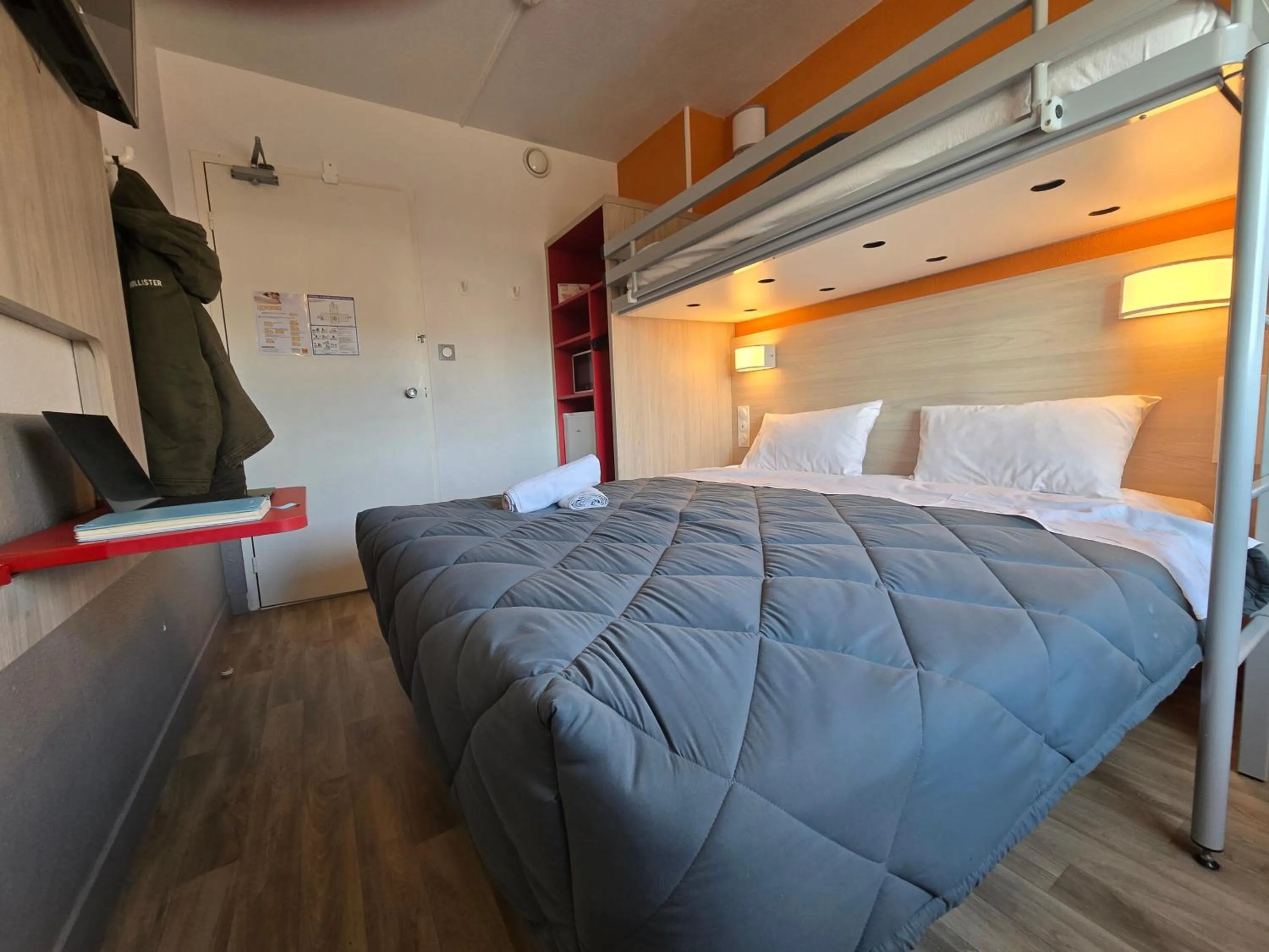 Bed in Premiere Classe Lyon Beynost