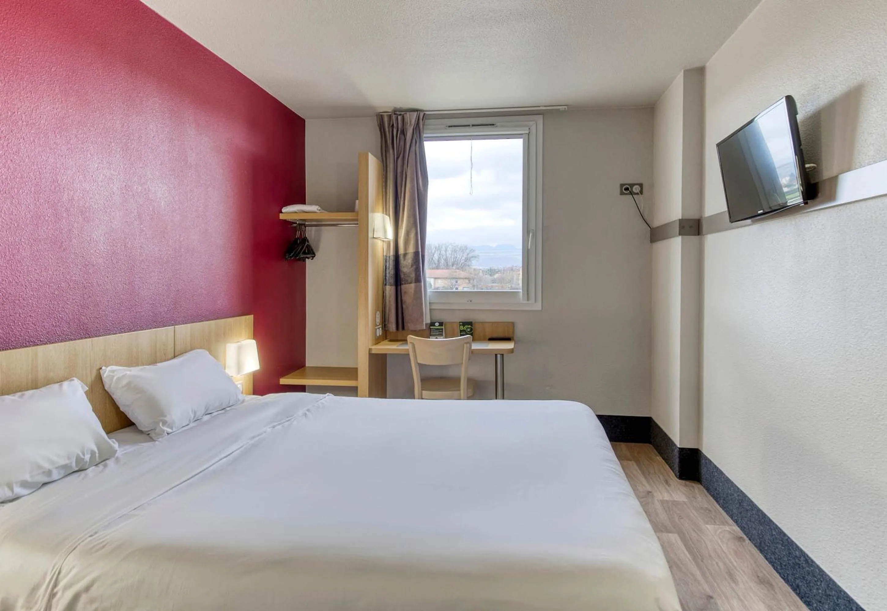 Bedroom, Bed in B&B HOTEL Clermont-Ferrand Gerzat