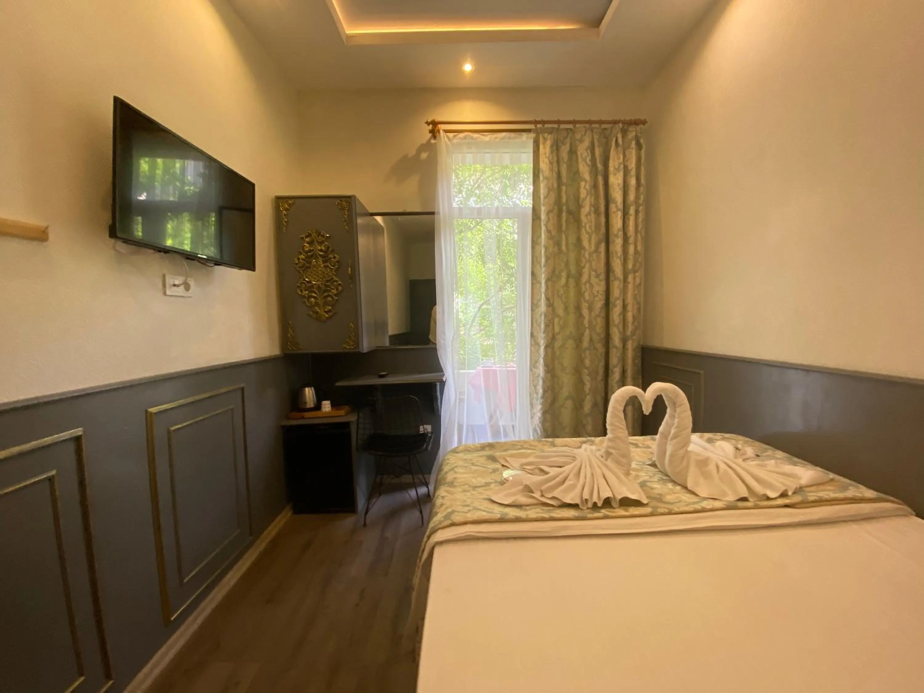 Bedroom, Bed in GANJ Hotel