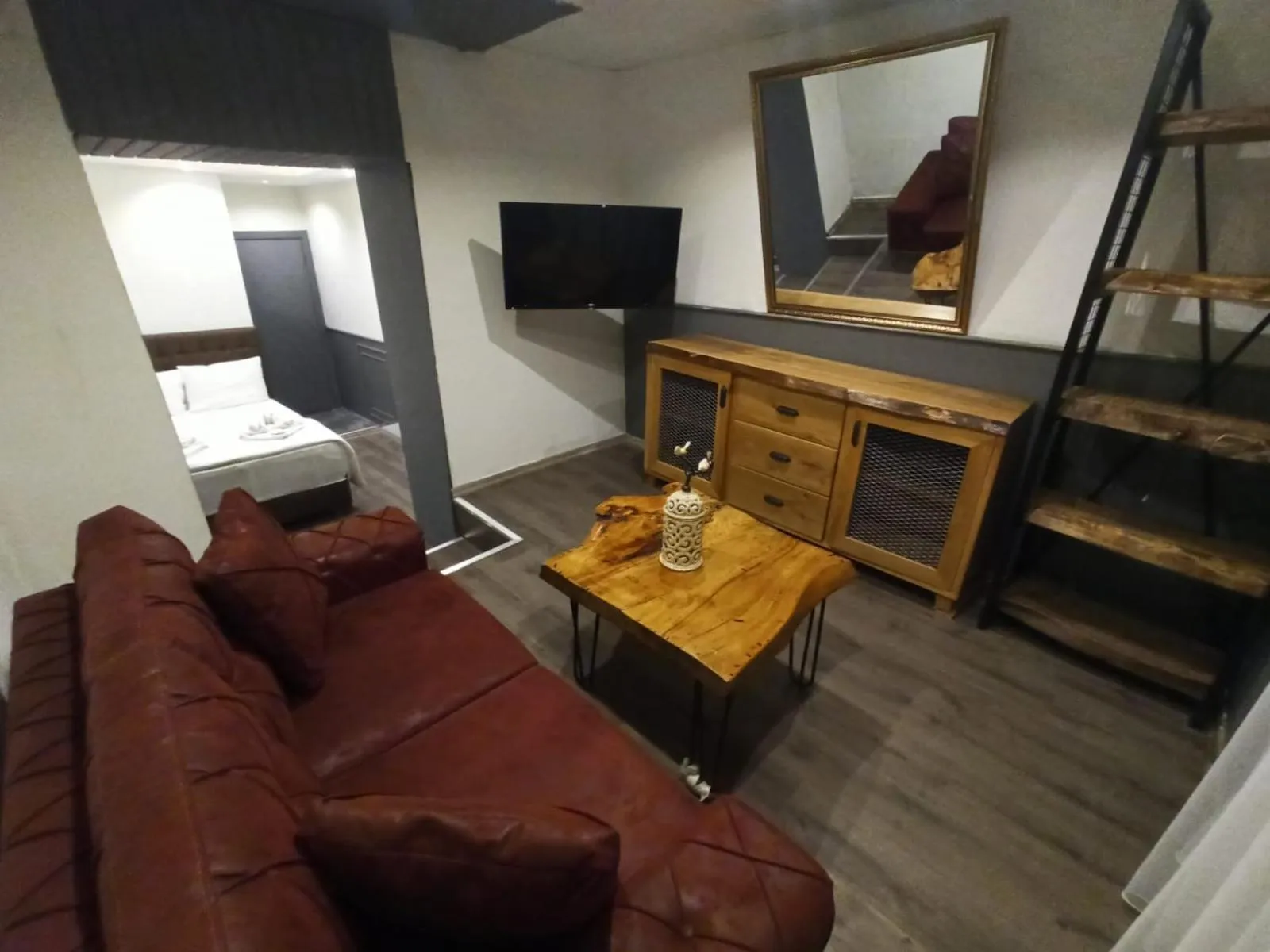 TV and multimedia, Seating Area in GANJ Hotel