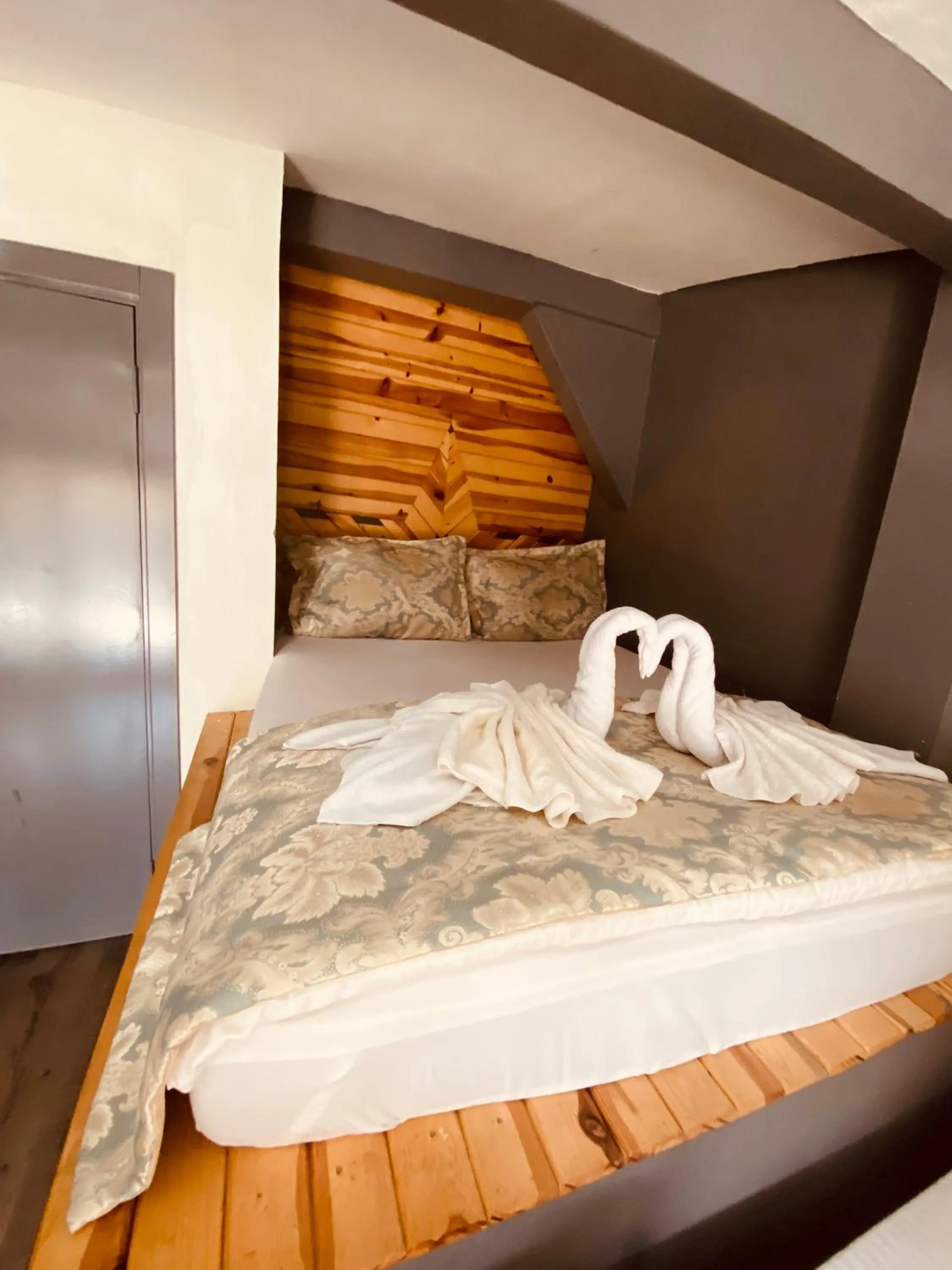 Bedroom, Bed in GANJ Hotel