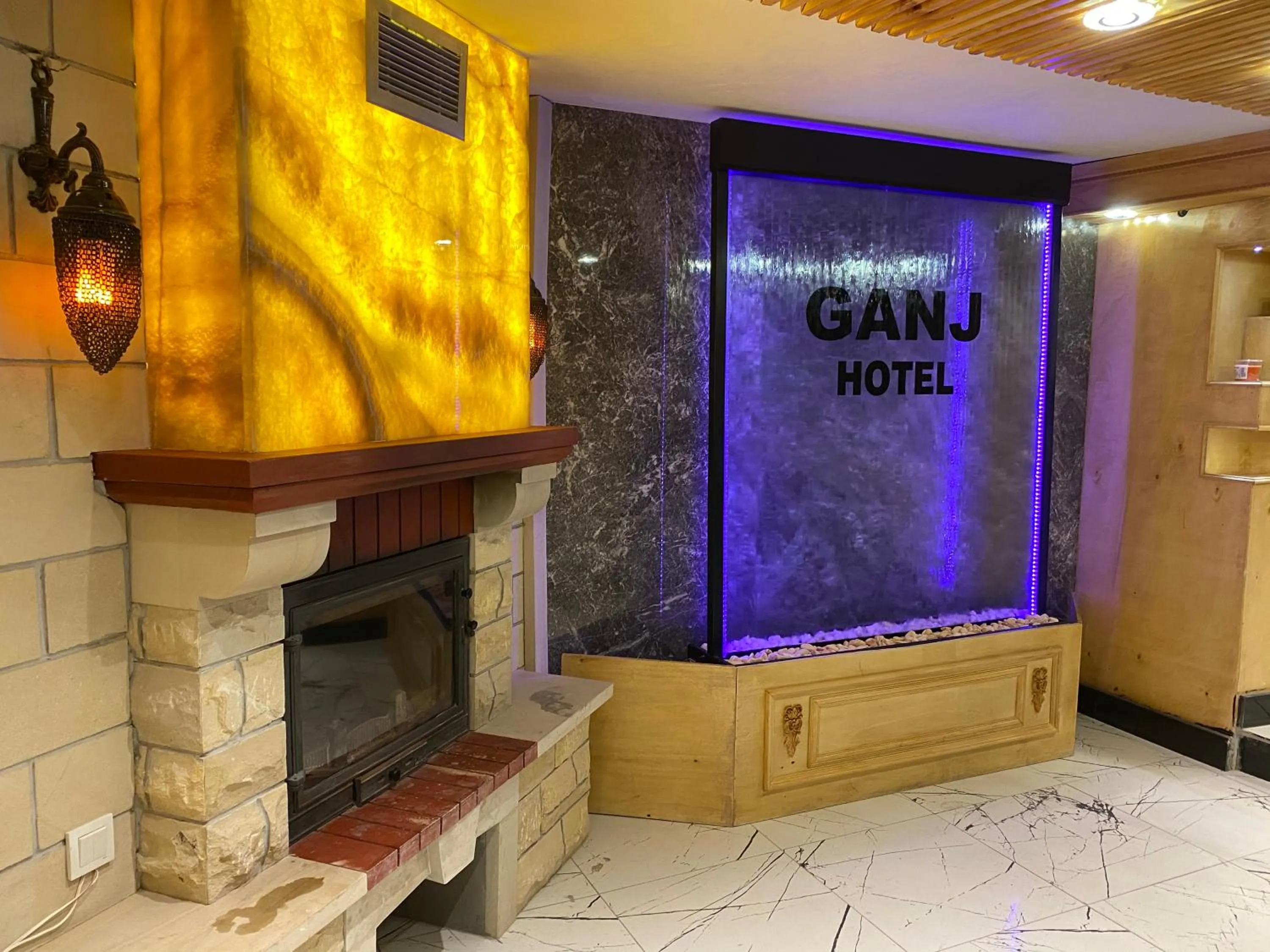 Lobby or reception in GANJ Hotel