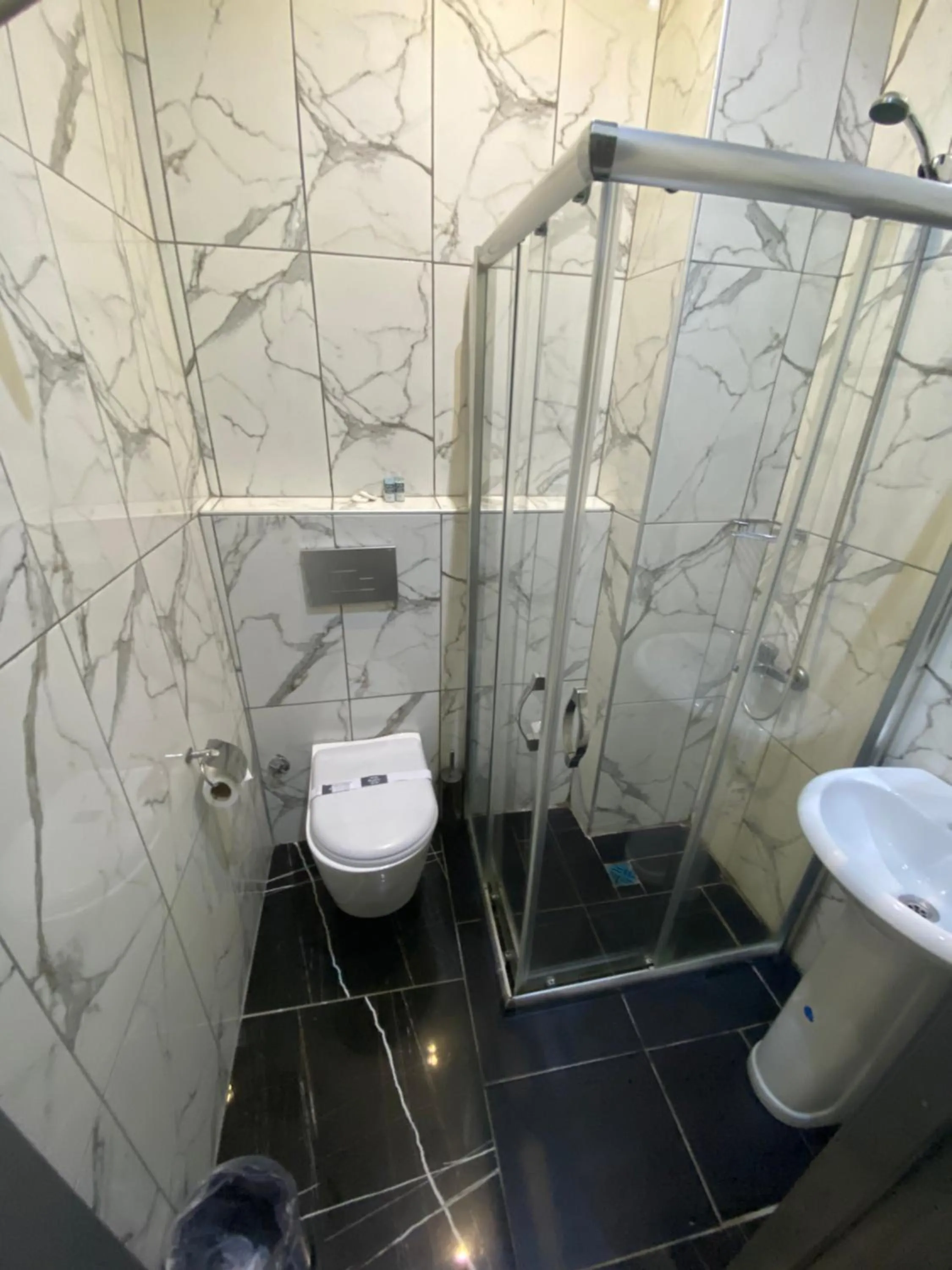 Bathroom in GANJ Hotel