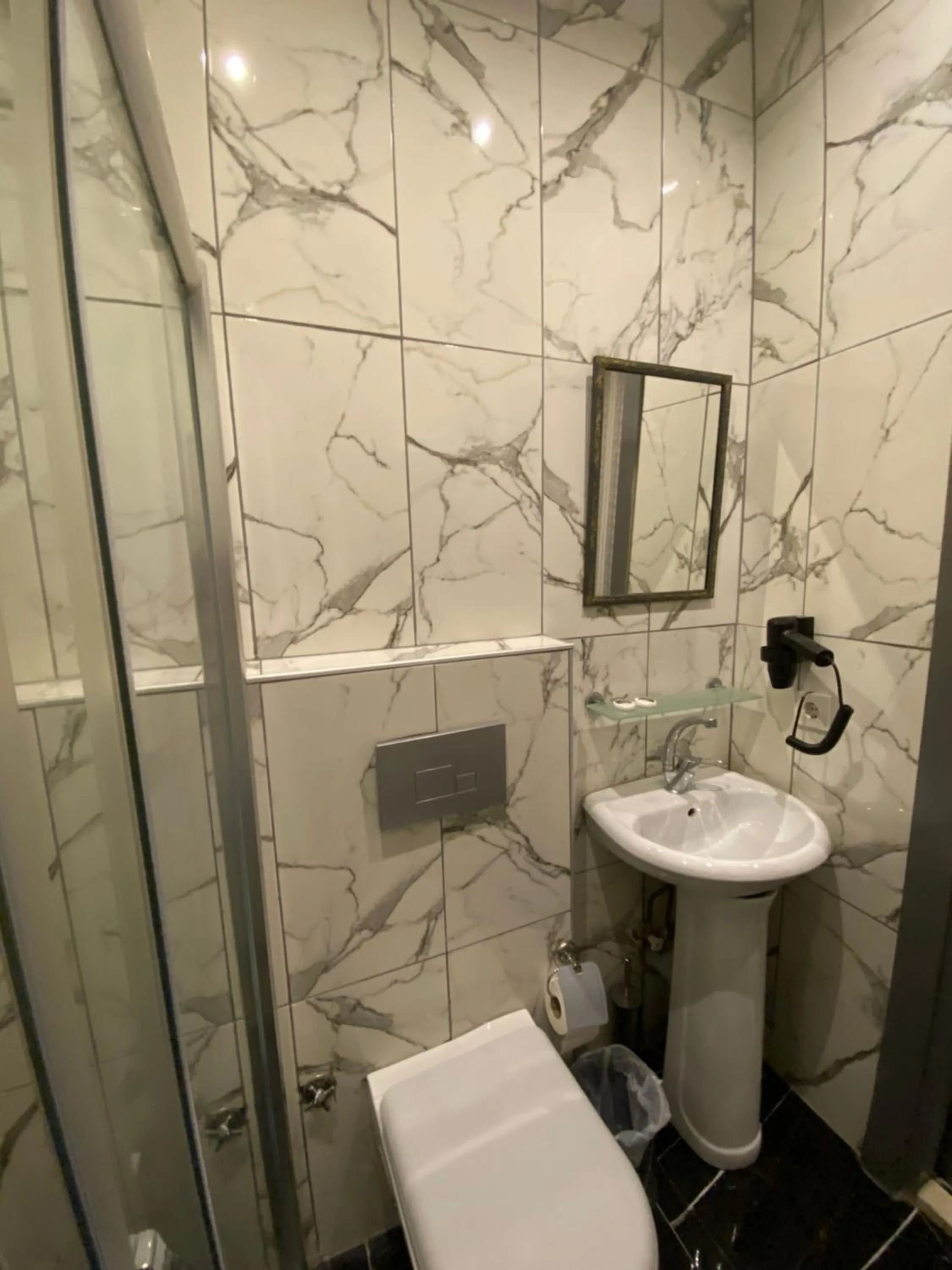 Bathroom in GANJ Hotel