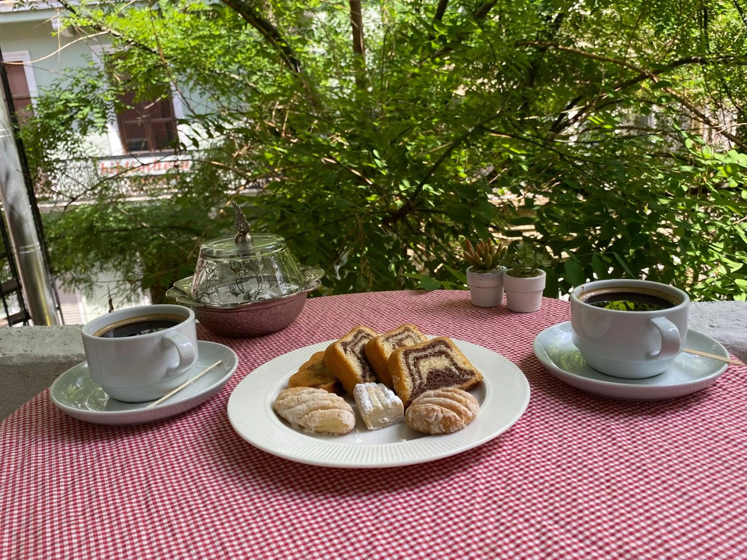 Balcony/Terrace, Breakfast in GANJ Hotel
