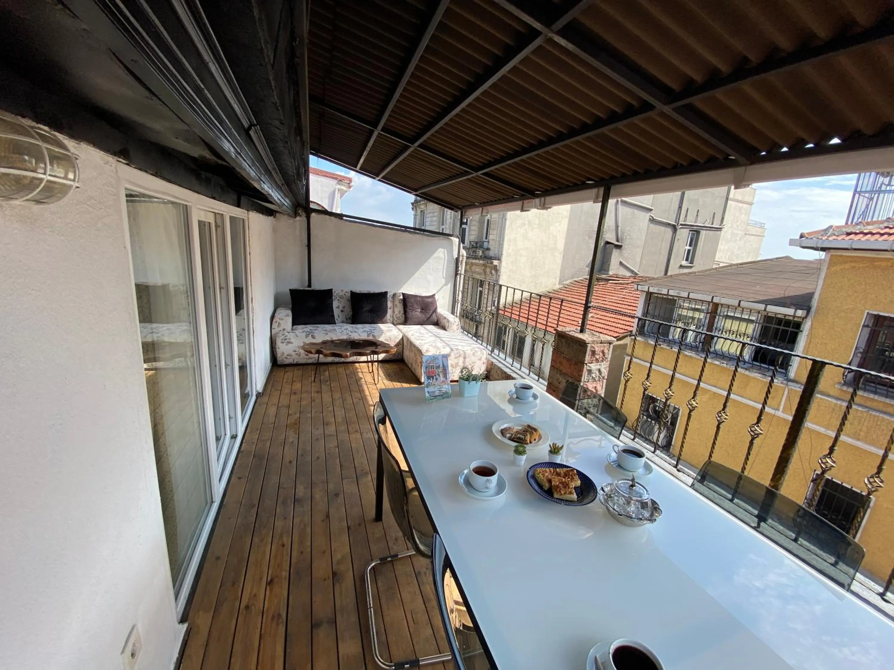 Balcony/Terrace in GANJ Hotel